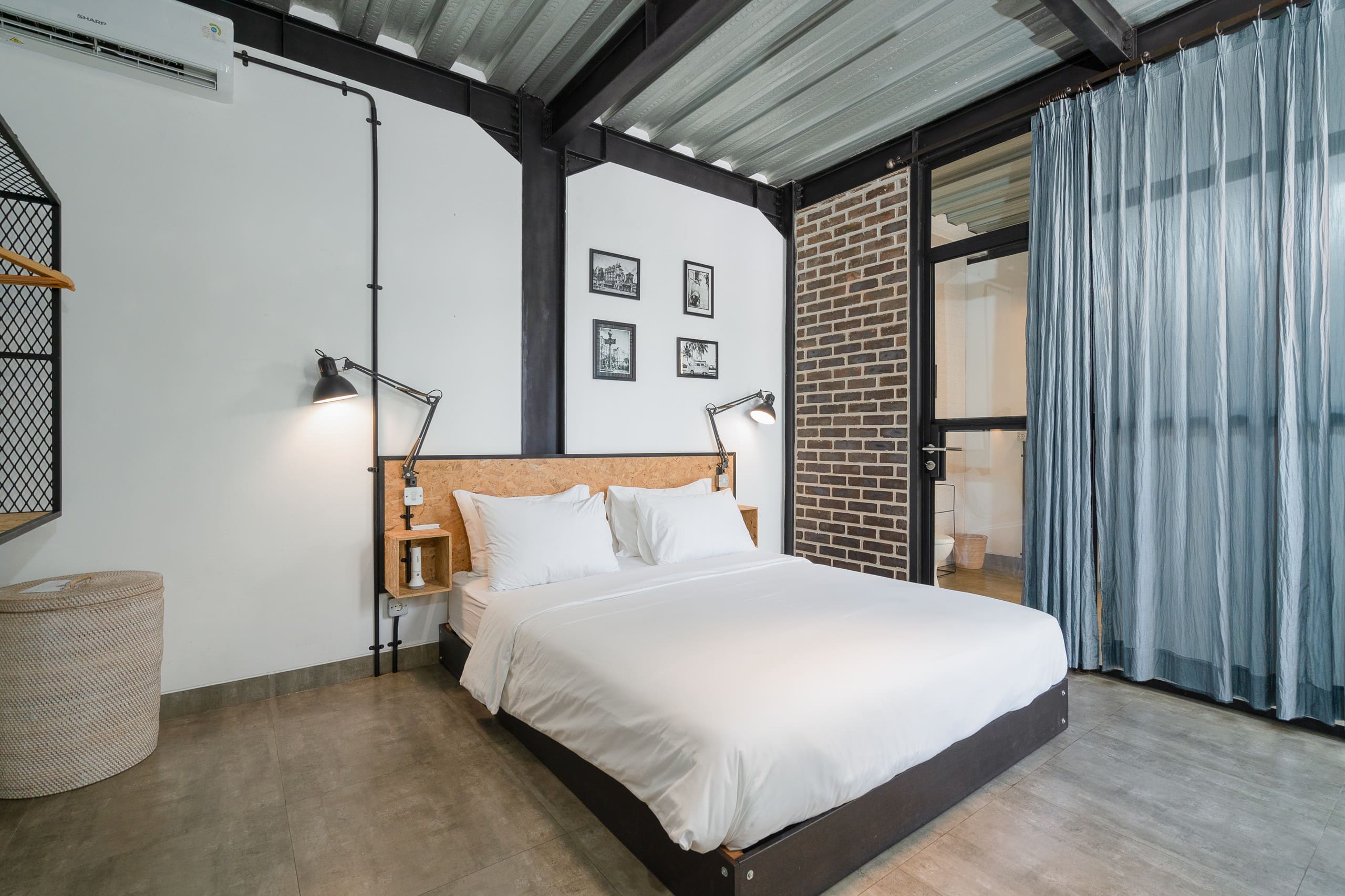 Unique industrial themed luxury villa in Umalas 29