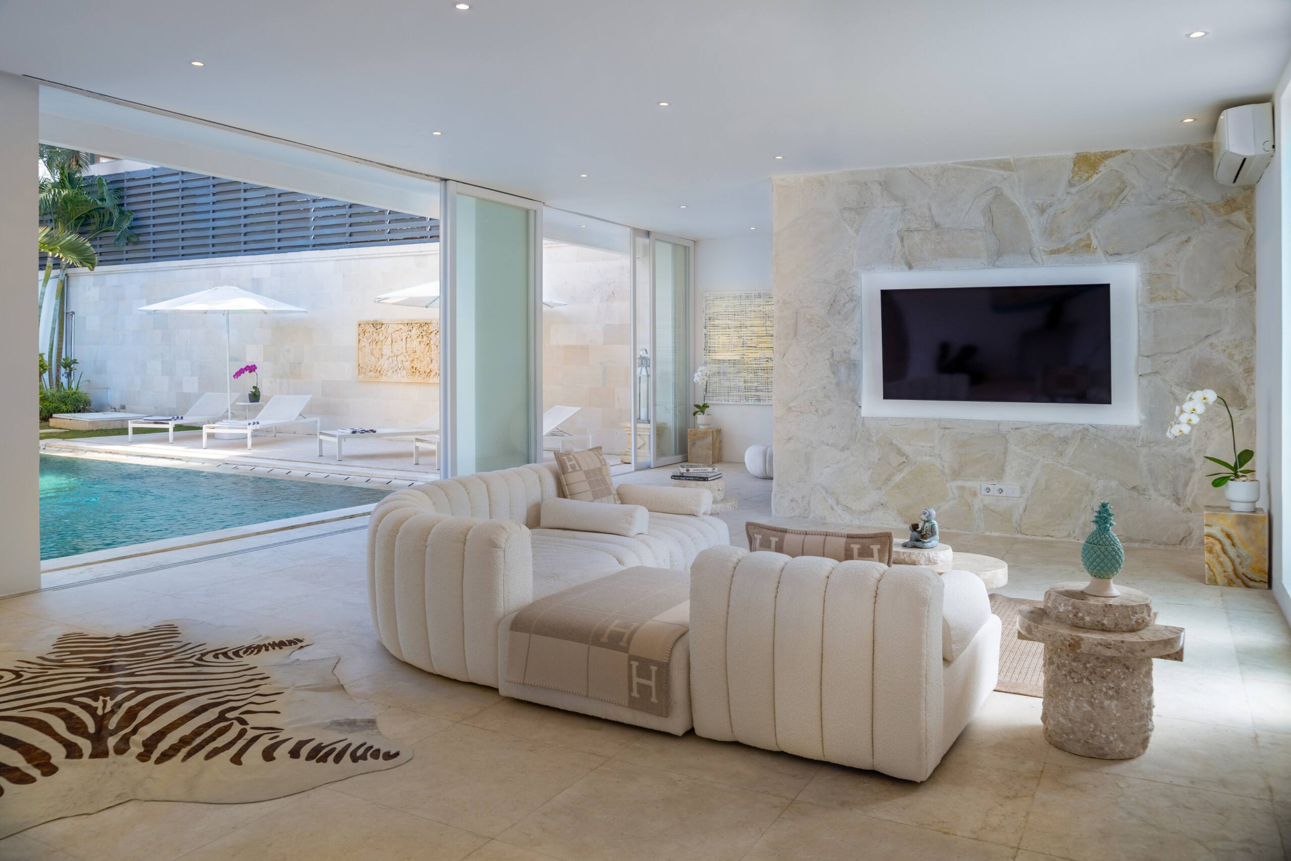 Villa Manis Cantik: 4-Bedroom w/ Pool — photo 4