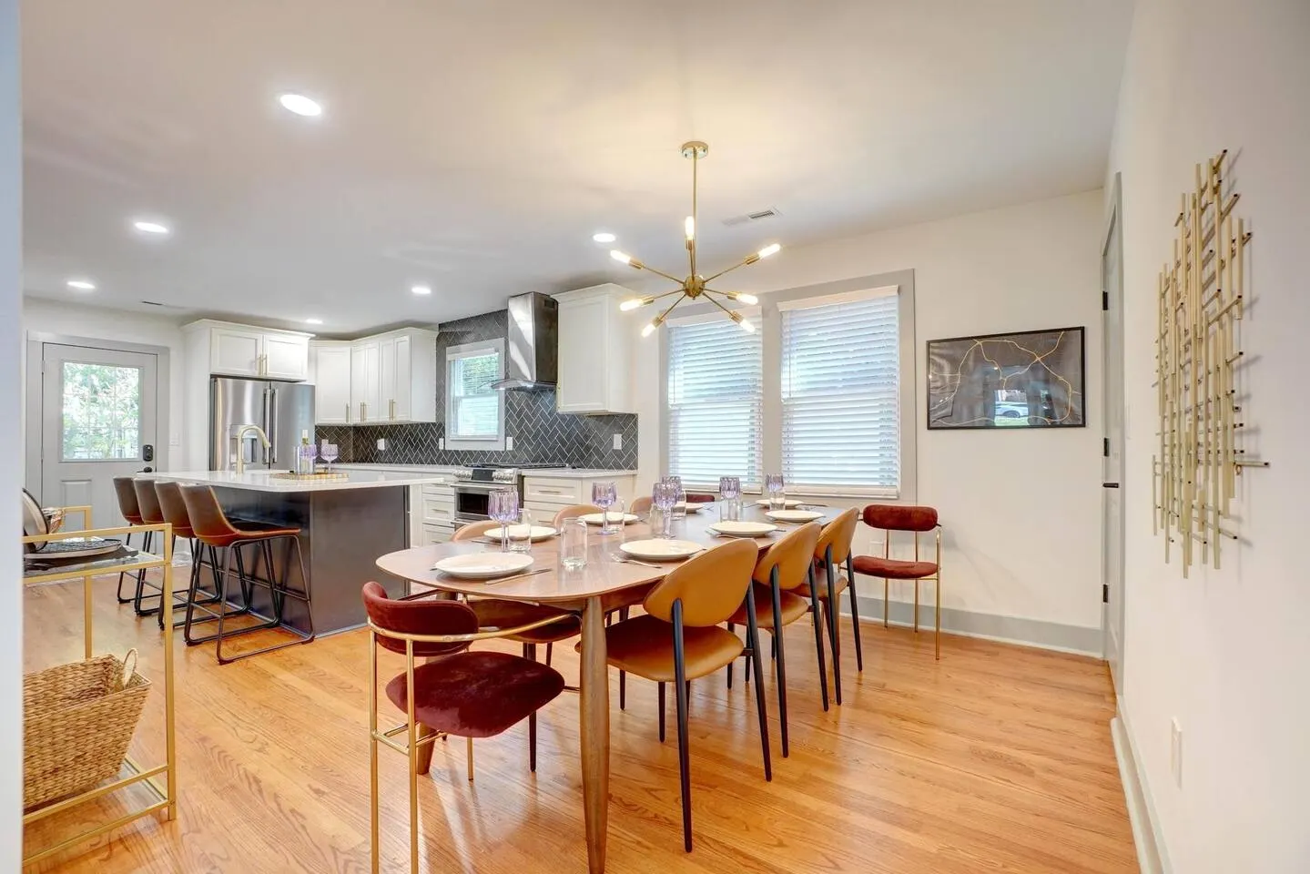 Generous 5BR North Hills Slps 17 Creator Studio 15
