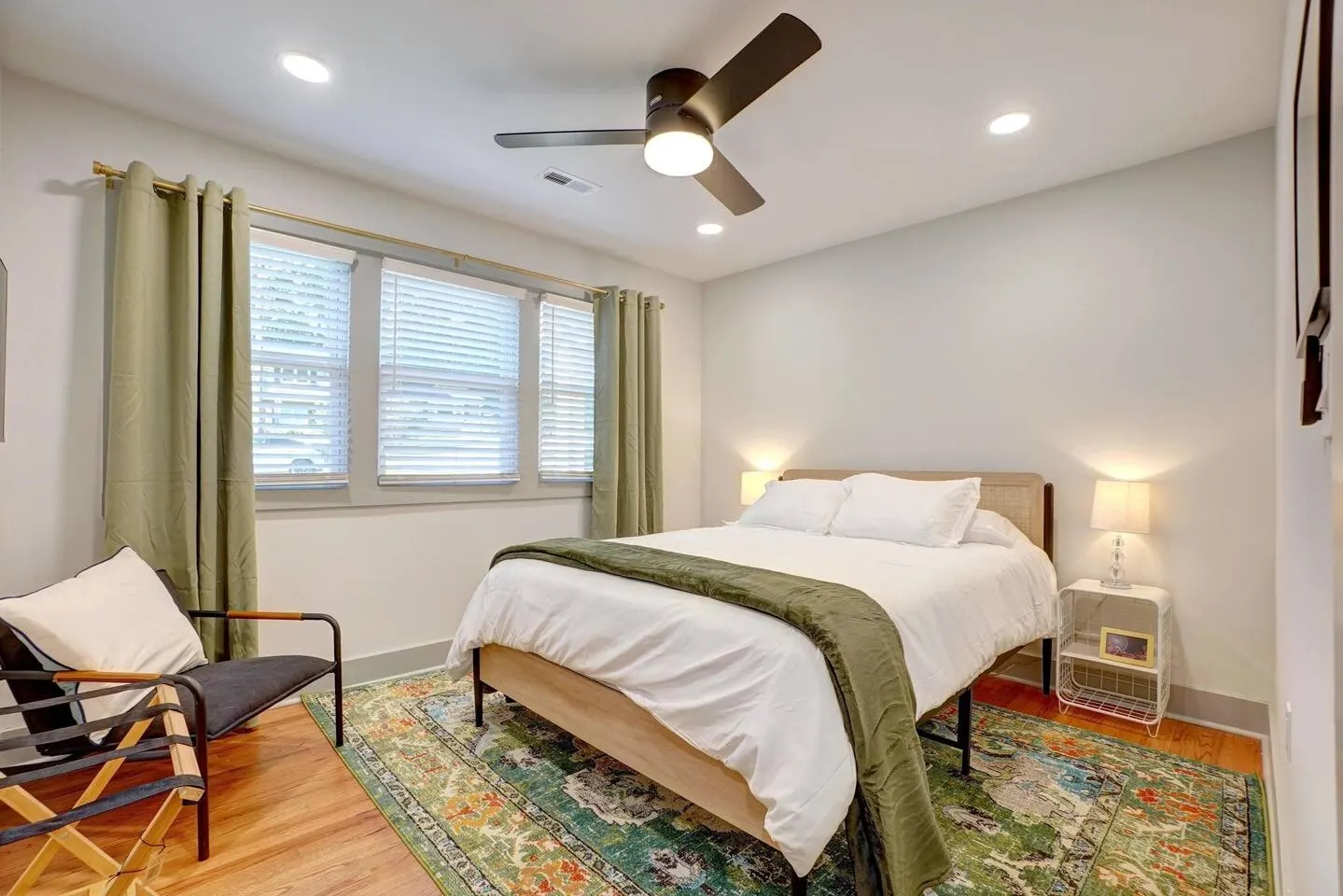Generous 5BR North Hills Slps 17 Creator Studio 18