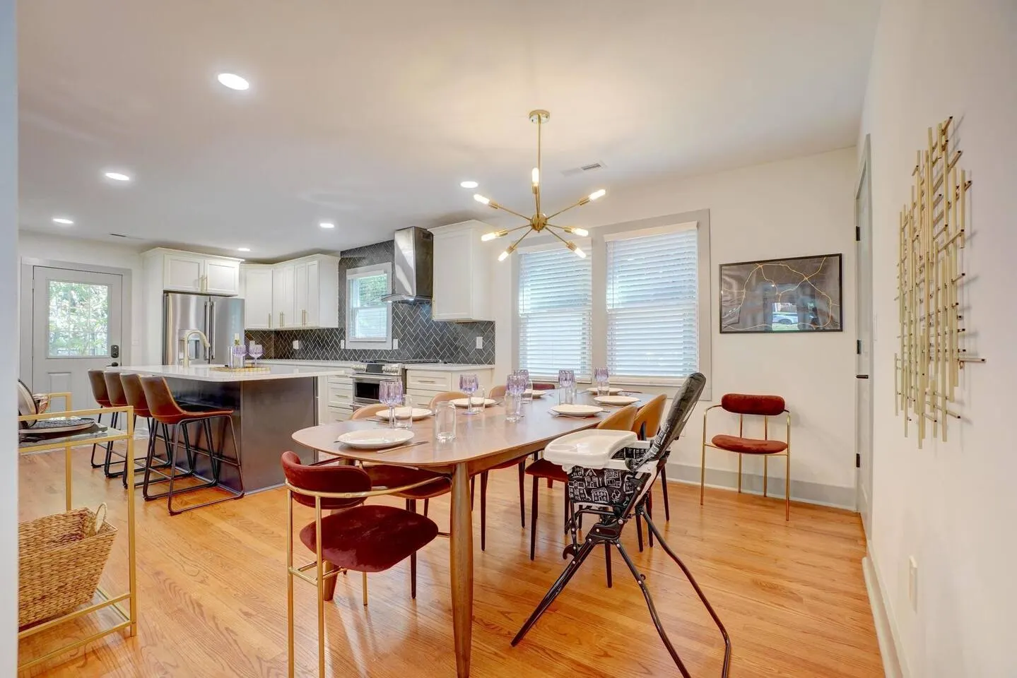 Generous 5BR North Hills Slps 17 Creator Studio 20