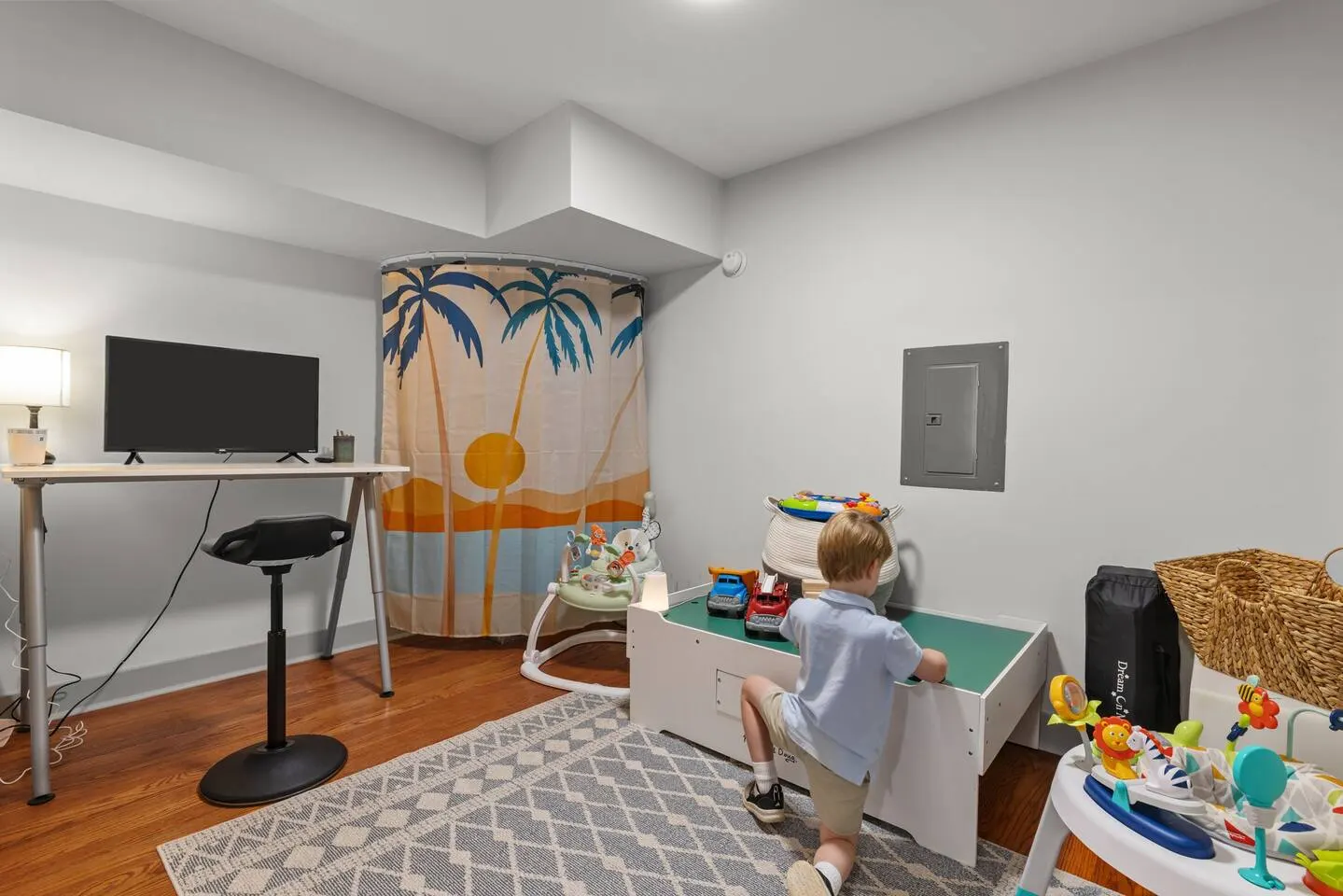 Generous 5BR North Hills Slps 17 Creator Studio 7