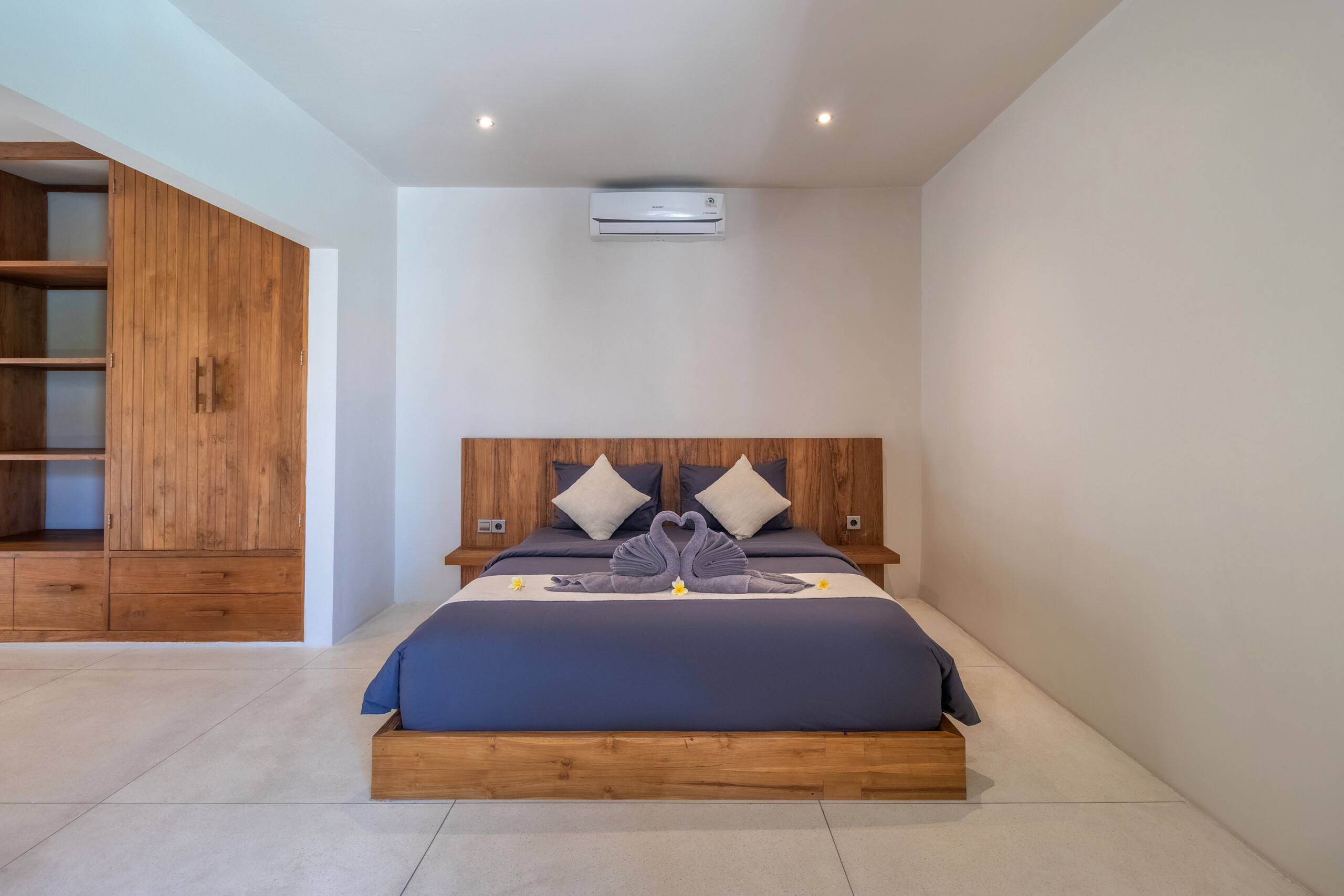 Tropical 3BR Pool Villa Near Canggu Hotspots 30