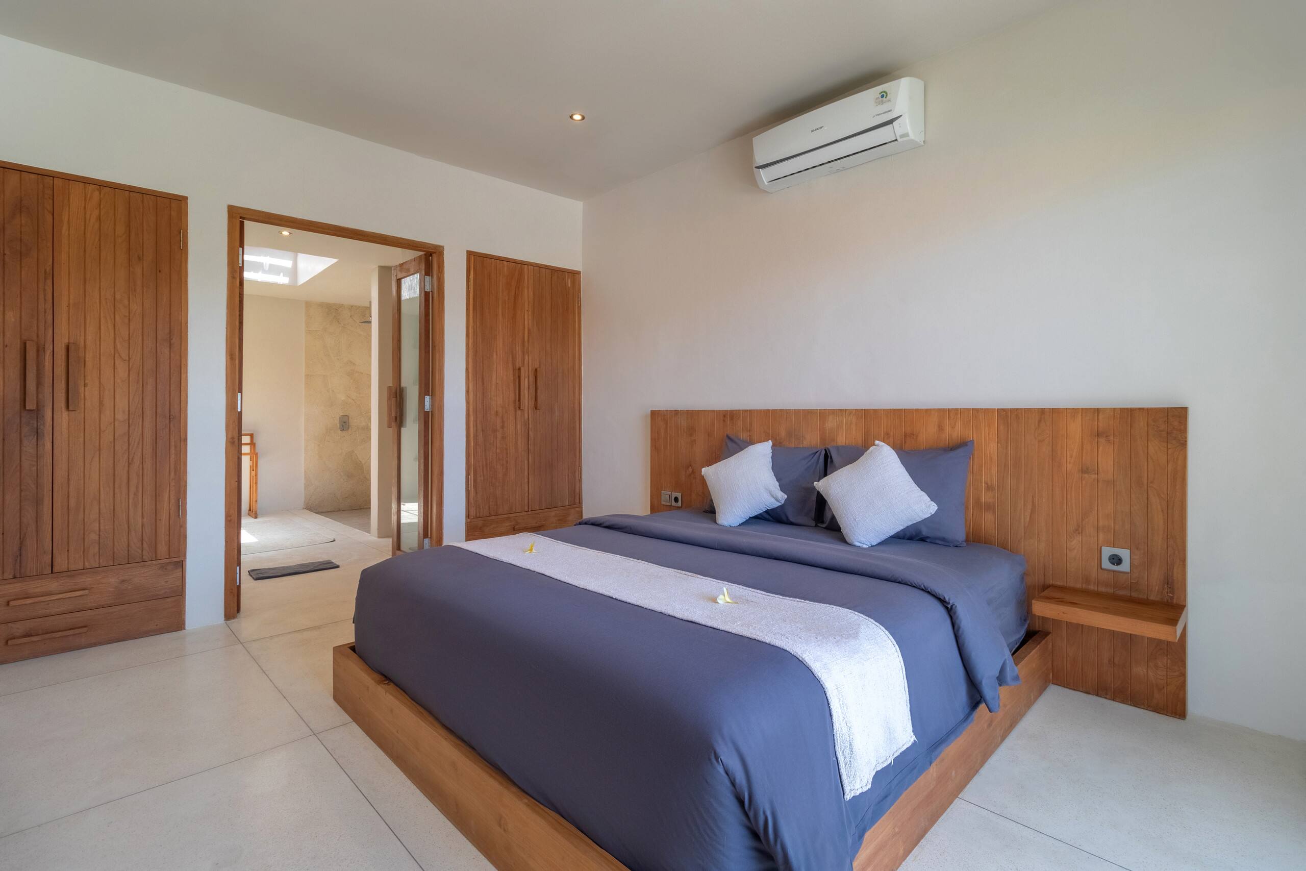 Tropical 3BR Pool Villa Near Canggu Hotspots 36