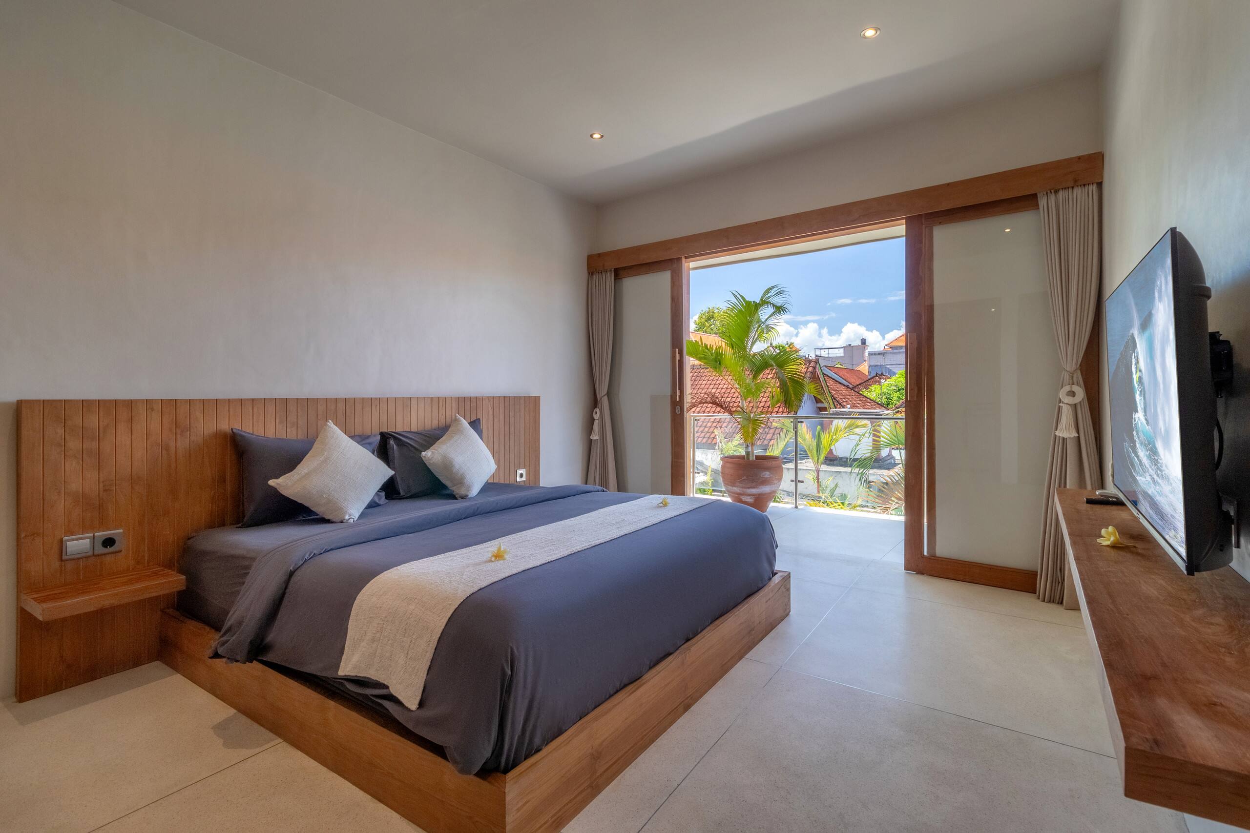 Tropical 3BR Pool Villa Near Canggu Hotspots 40