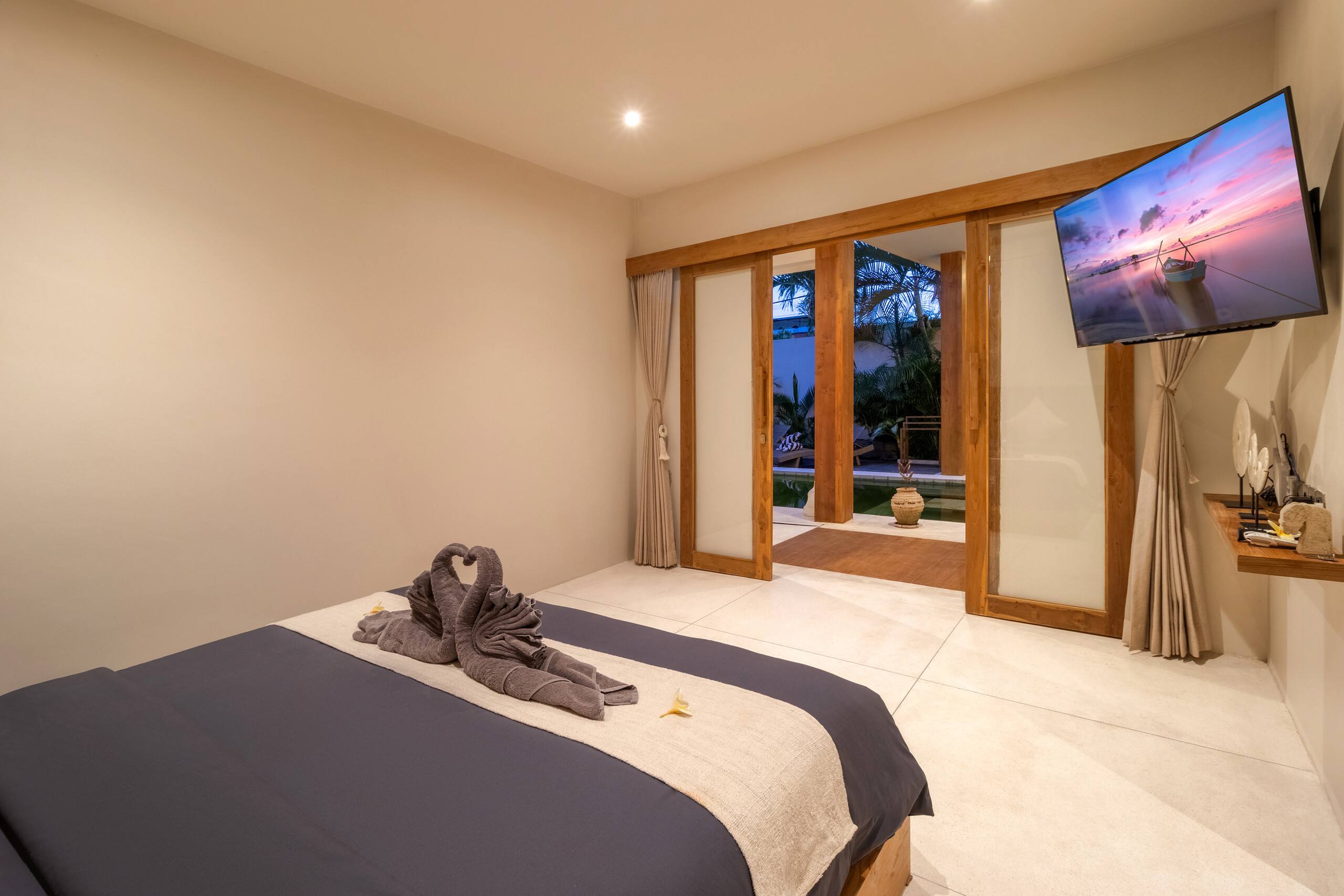 Tropical 3BR Pool Villa Near Canggu Hotspots 32