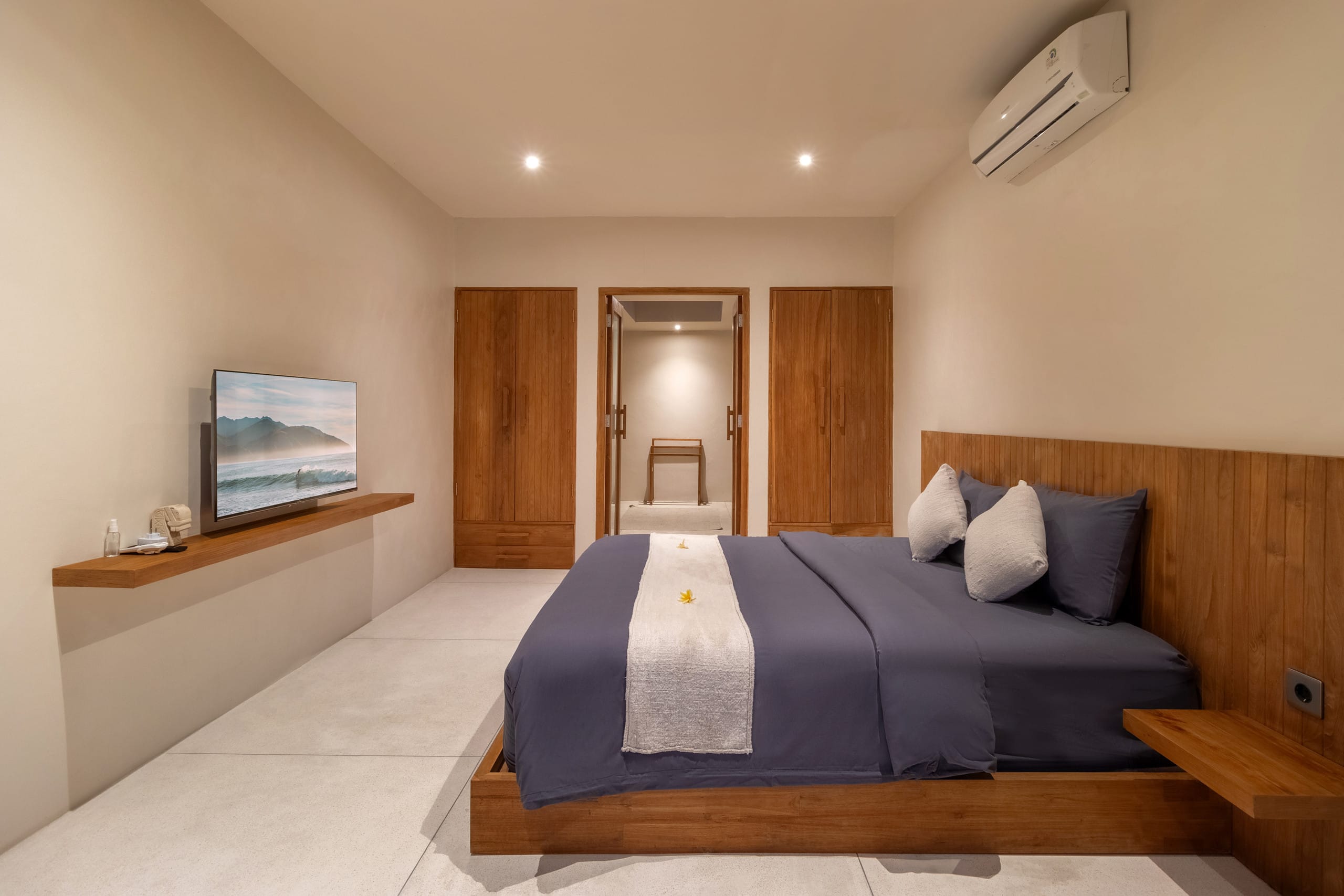 Tropical 3BR Pool Villa Near Canggu Hotspots 38