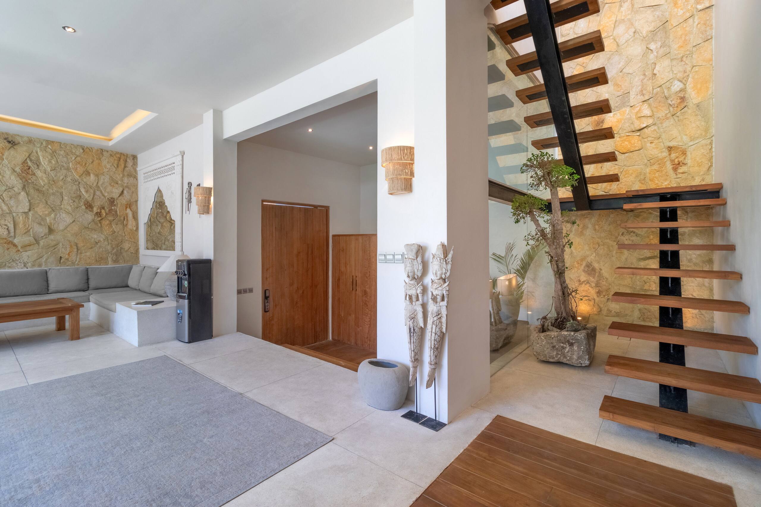 Tropical 3BR Pool Villa Near Canggu Hotspots 16