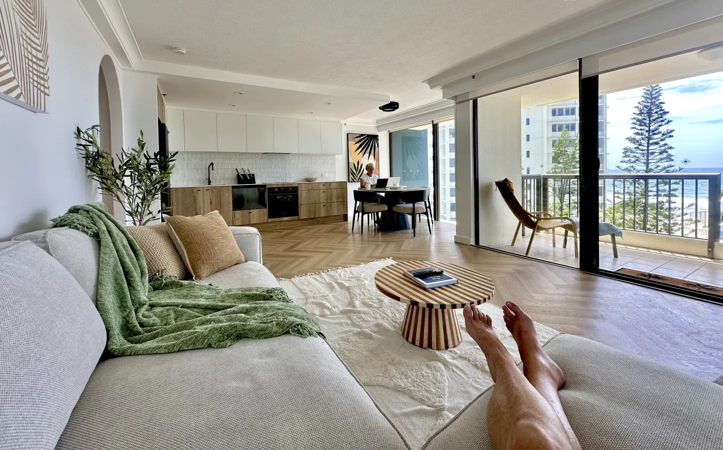 Beachfront Ocean View Apartment in Surfers Paradise - Saltwater Luxe (1BR) 6