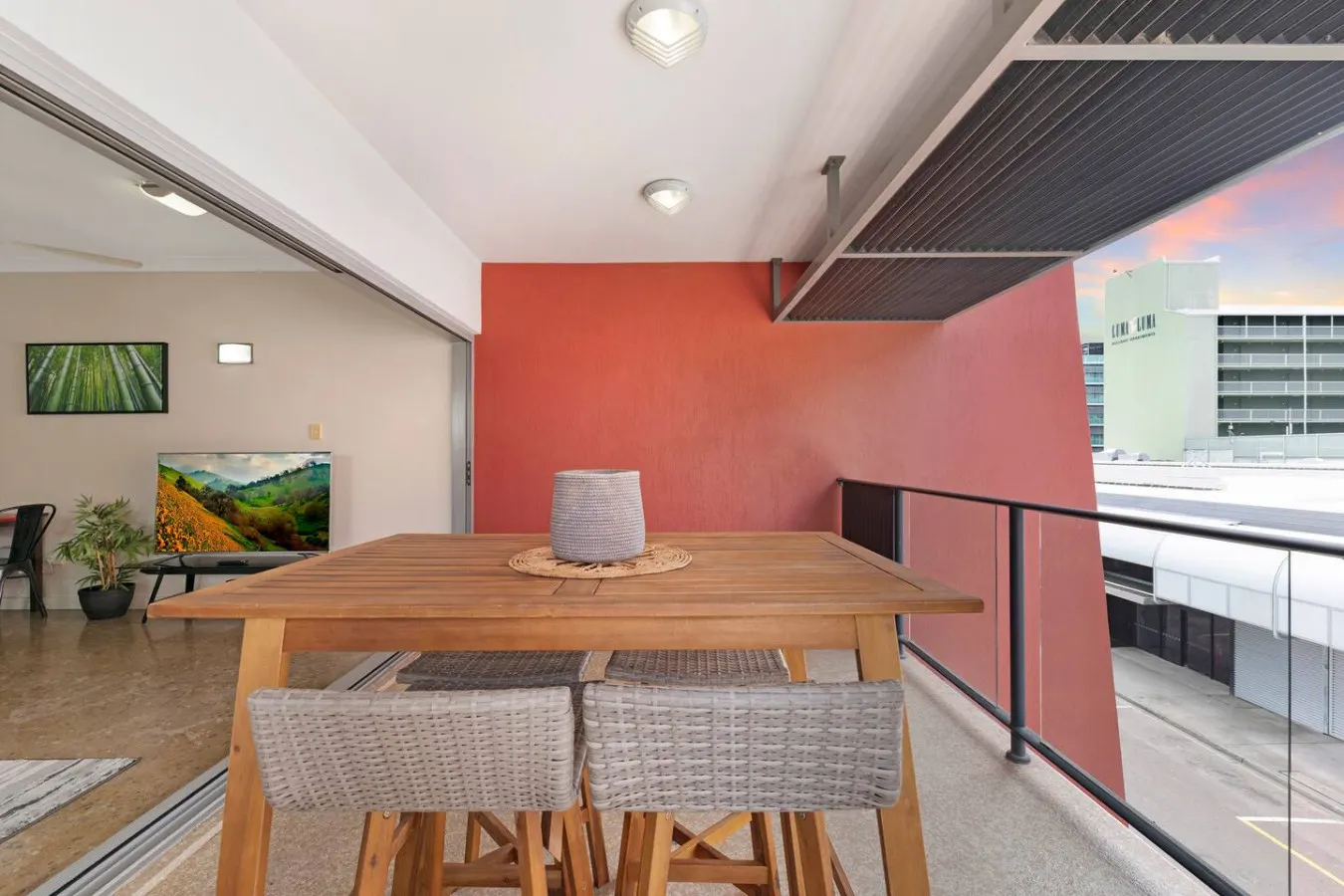 Zen City-Venture: Balcony Dining - Cozy - CBD 8