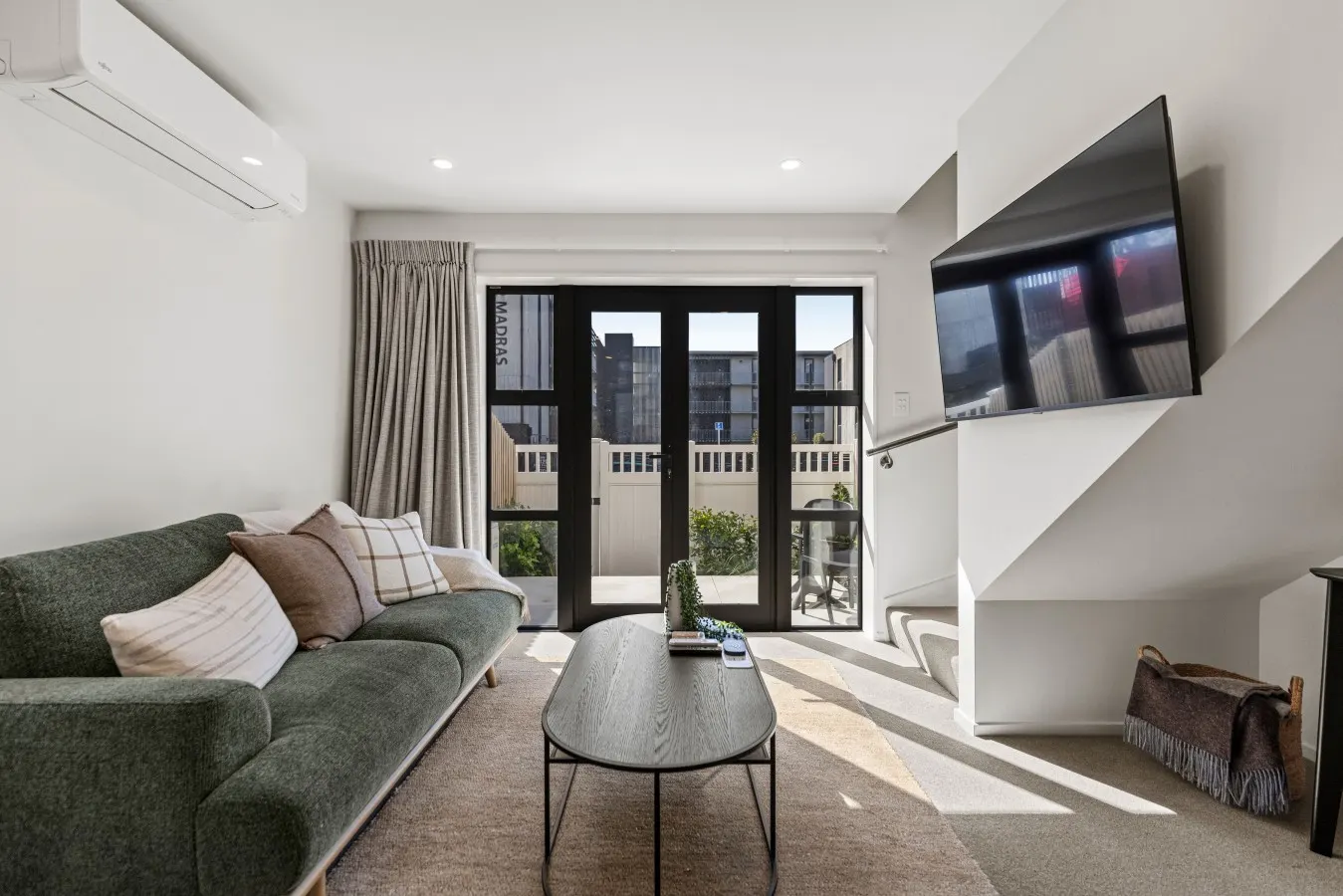 Central Stay – 5 Min Walk to Te Pae + FREE Parking