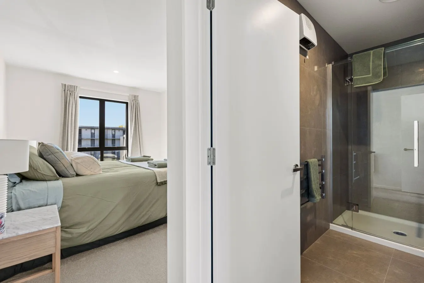 Central Stay – 5 Min Walk to Te Pae + FREE Parking 15