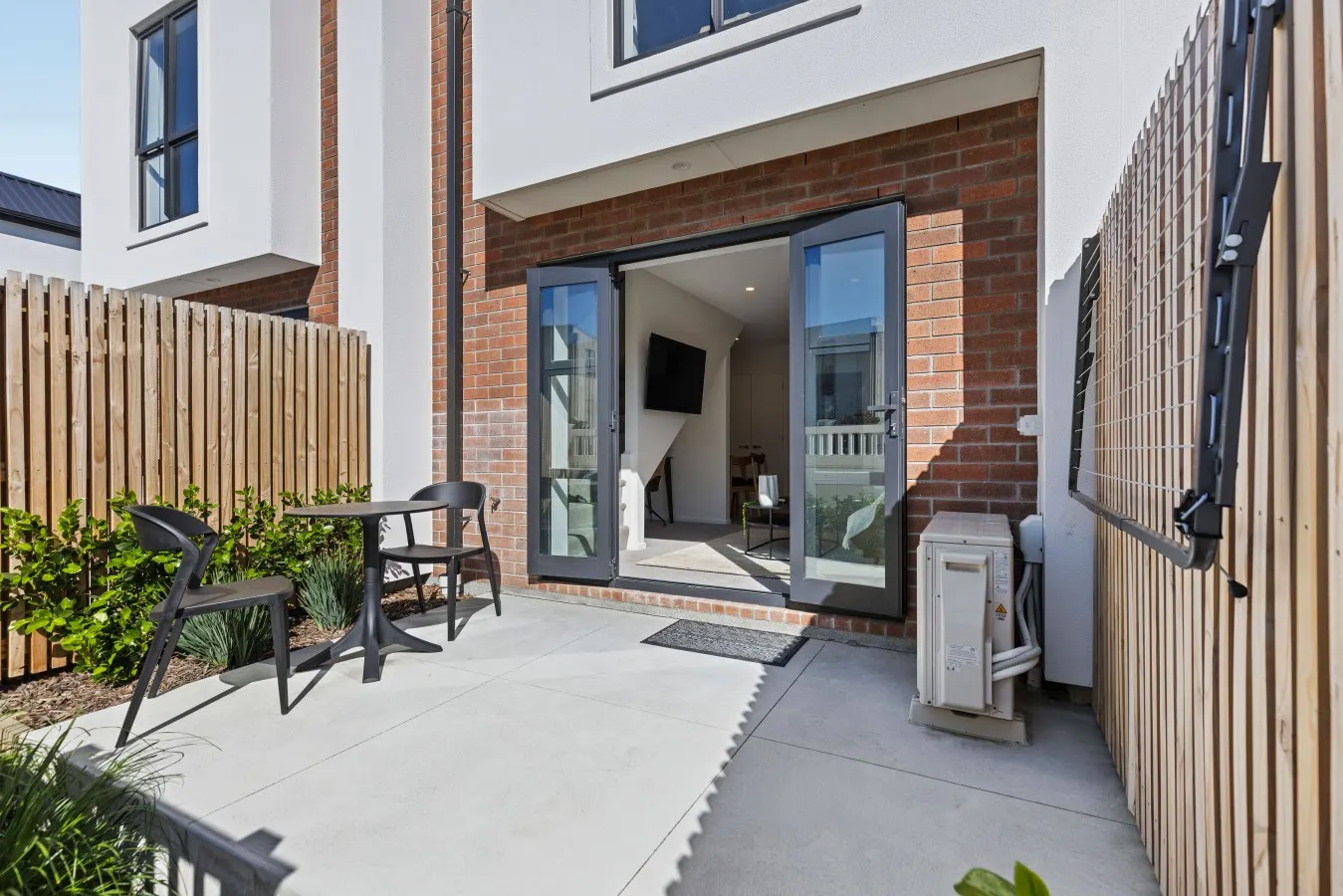 Central Stay – 5 Min Walk to Te Pae + FREE Parking 18
