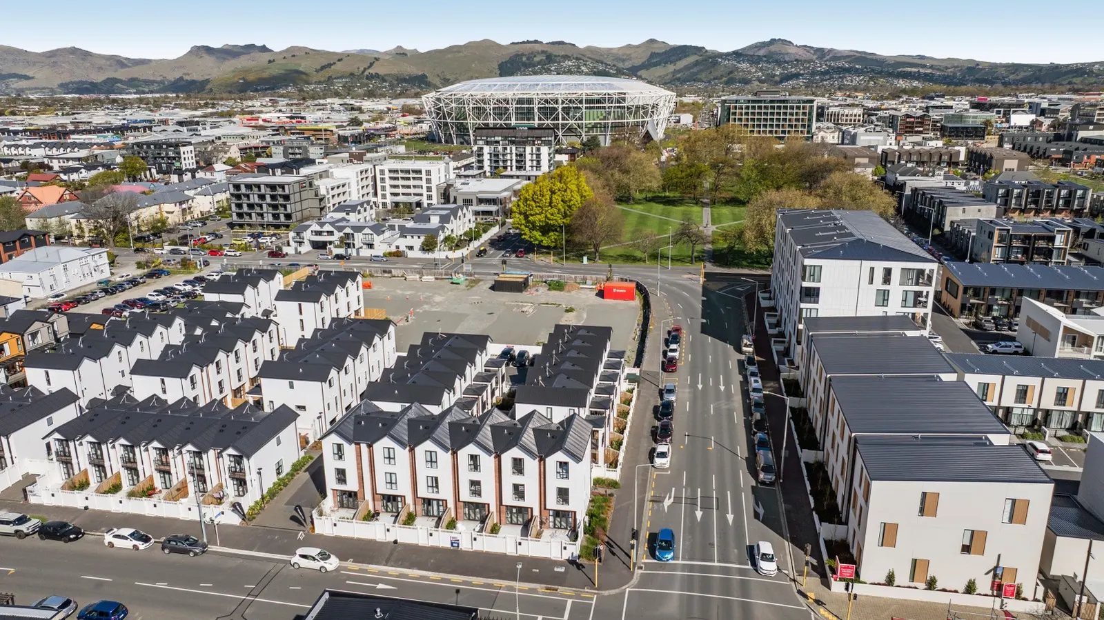 Central Stay – 5 Min Walk to Te Pae + FREE Parking 20