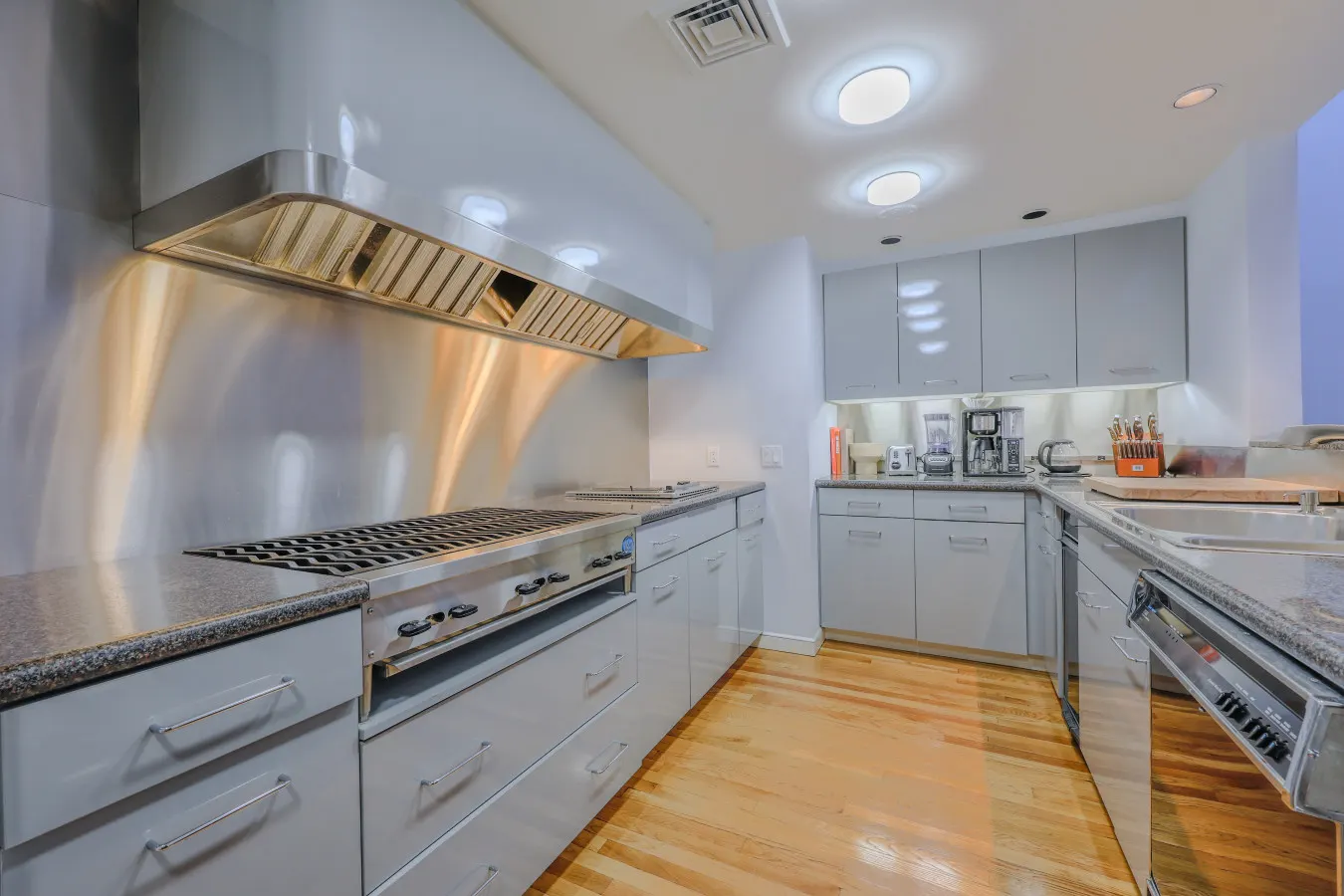 Luxurious Fenway 2BR Penthouse w/ Roof Deck 9