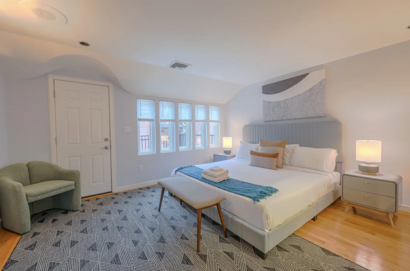 Luxurious Fenway 2BR Penthouse w/ Roof Deck 13