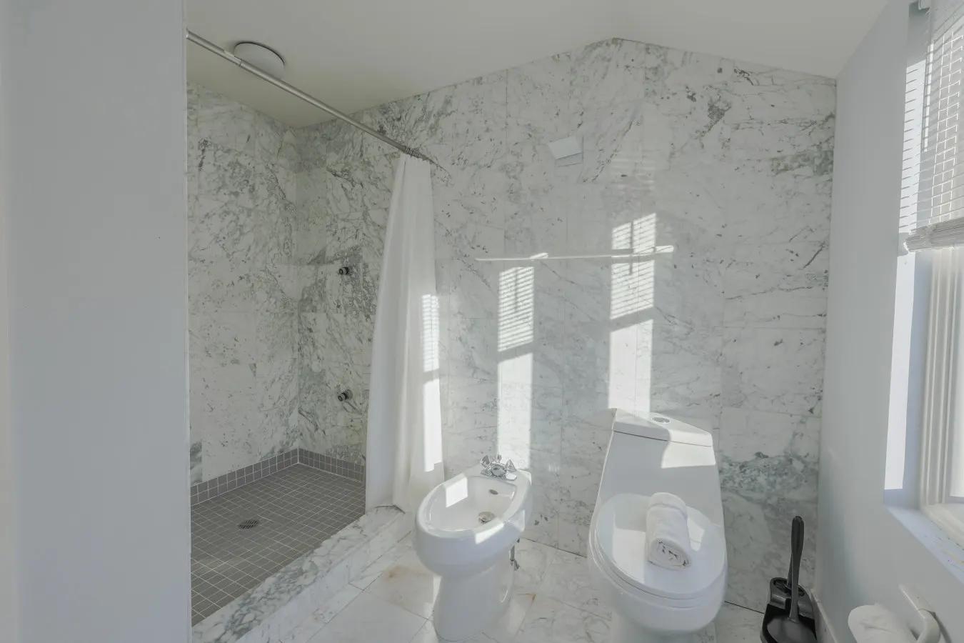 Luxurious Fenway 2BR Penthouse w/ Roof Deck 19