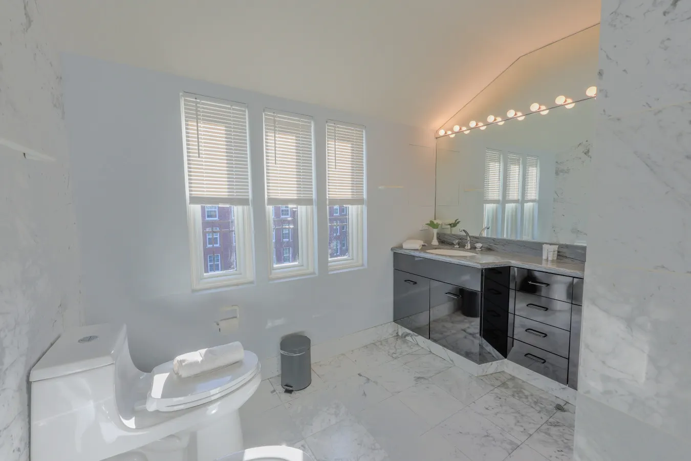 Luxurious Fenway 2BR Penthouse w/ Roof Deck 20