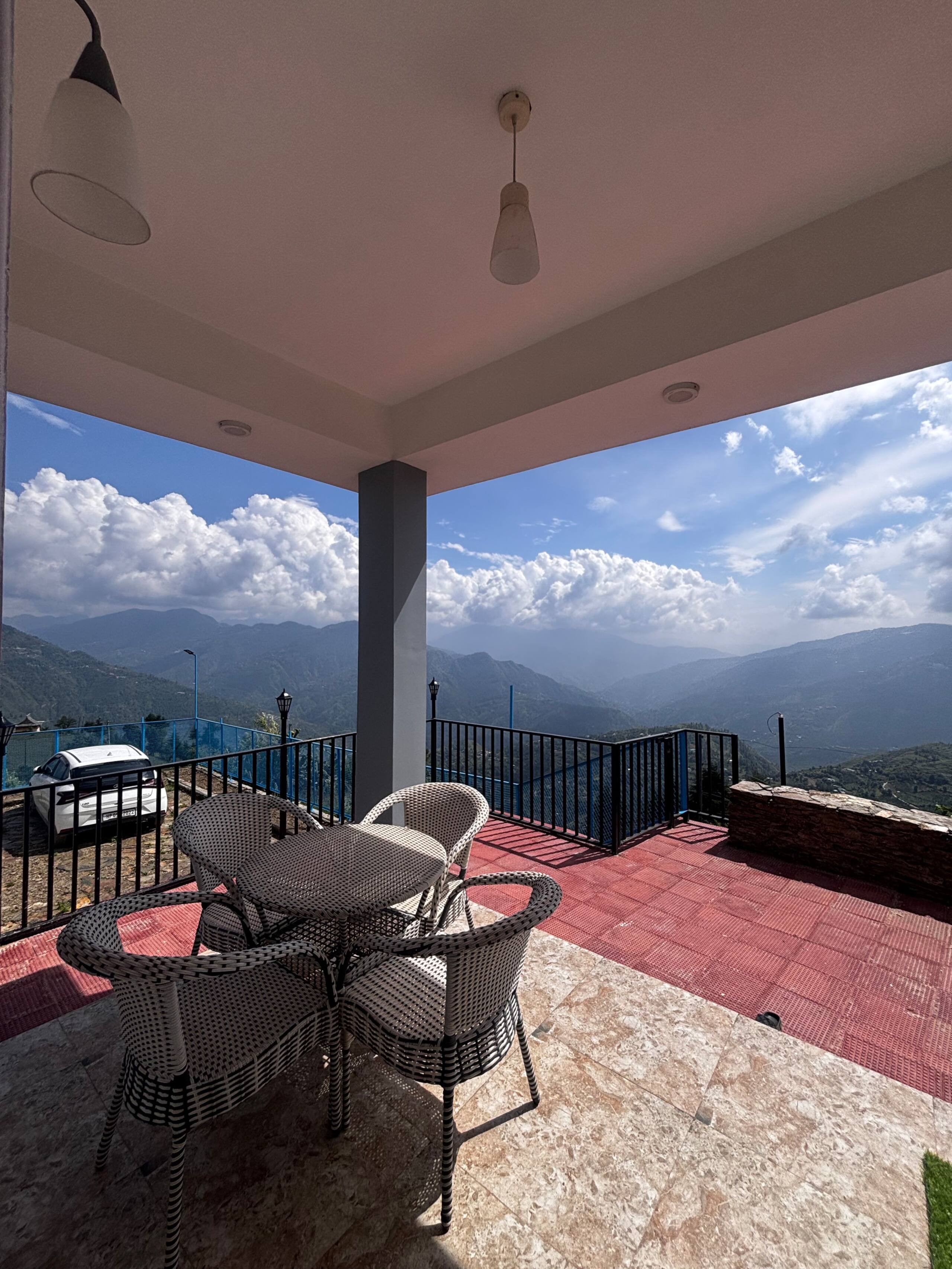 The hidden hedges - Himalayan Horizon House 6