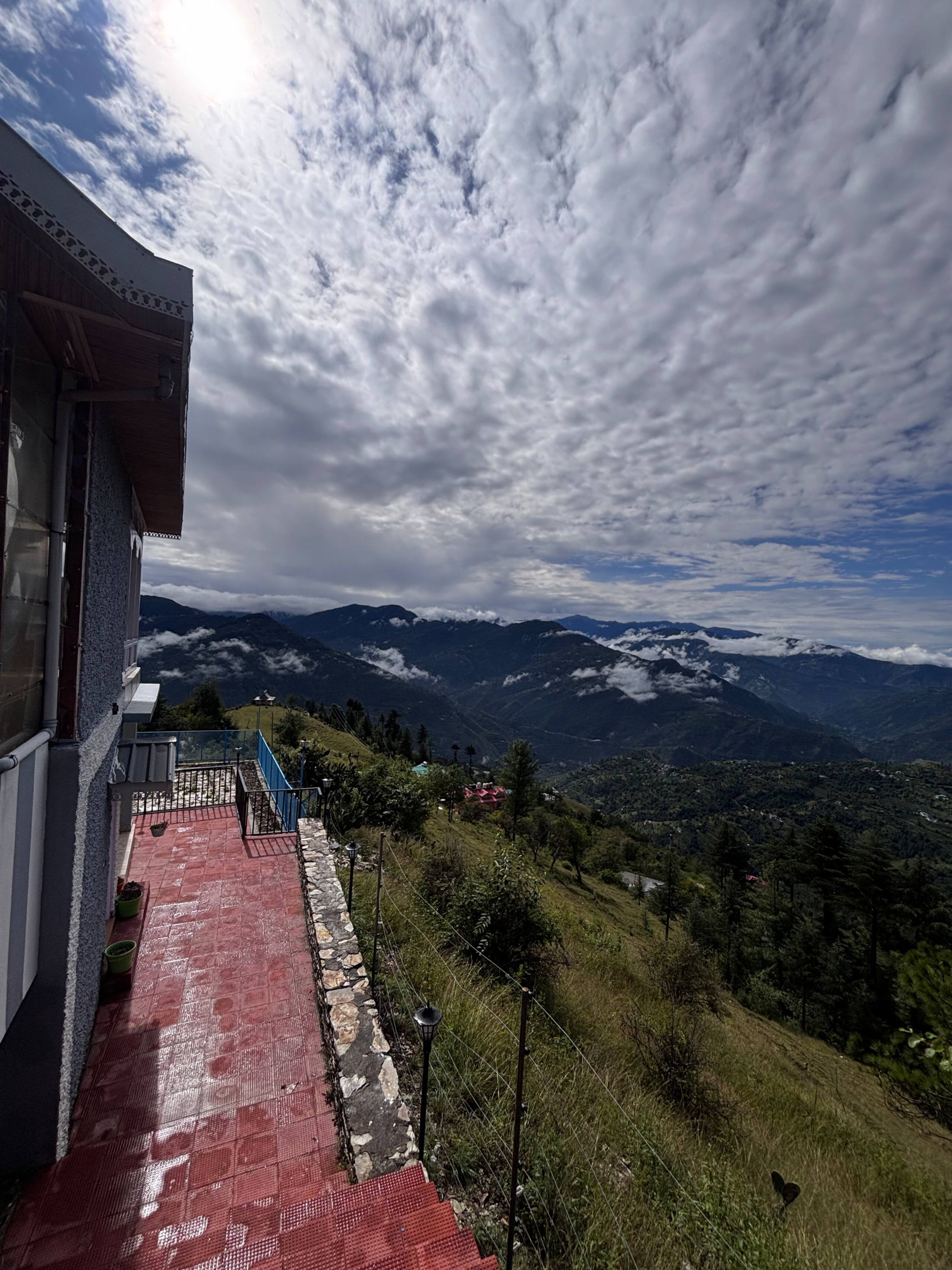 The hidden hedges - Himalayan Horizon House 14