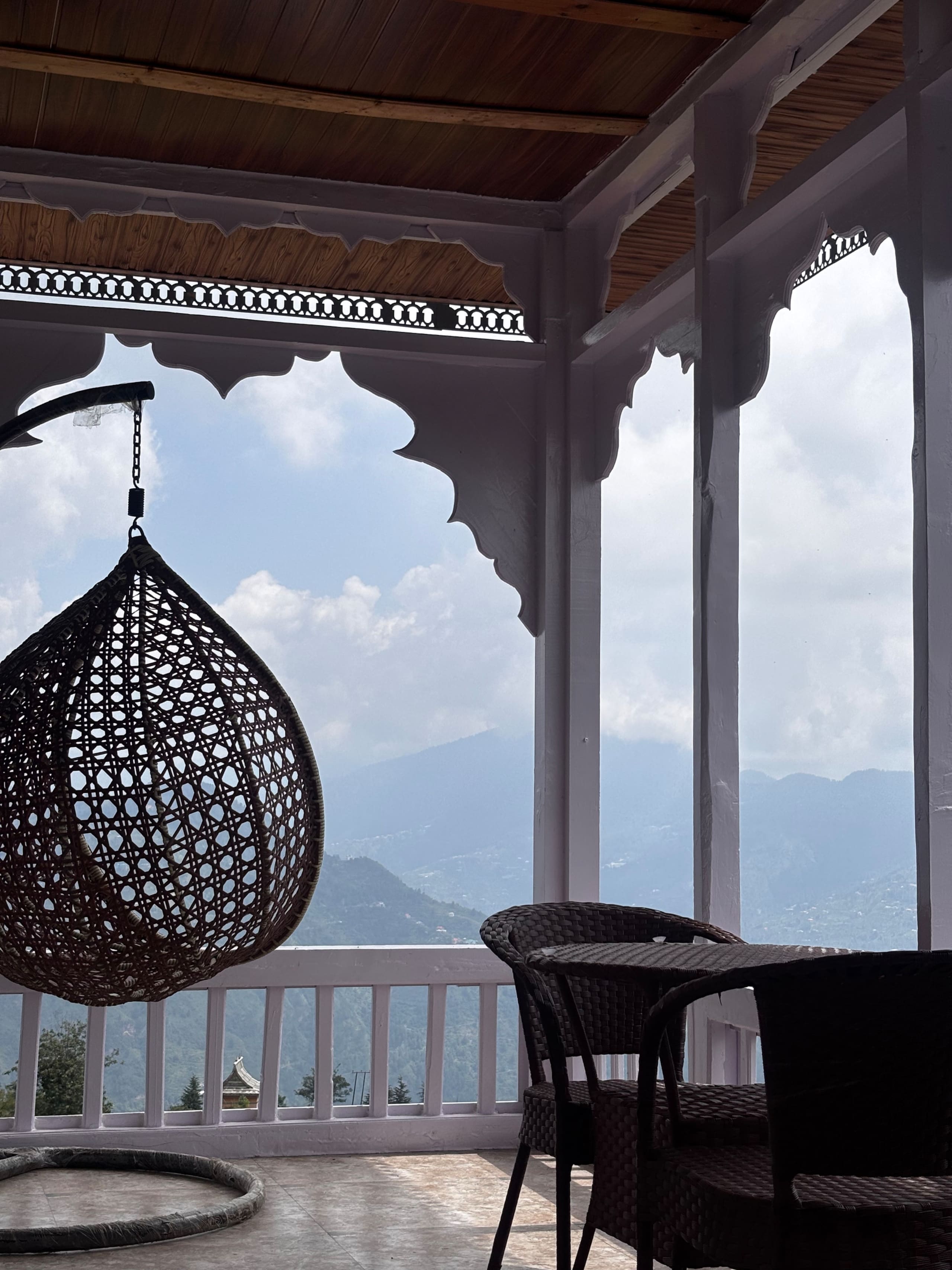 The hidden hedges - Himalayan Horizon House 13