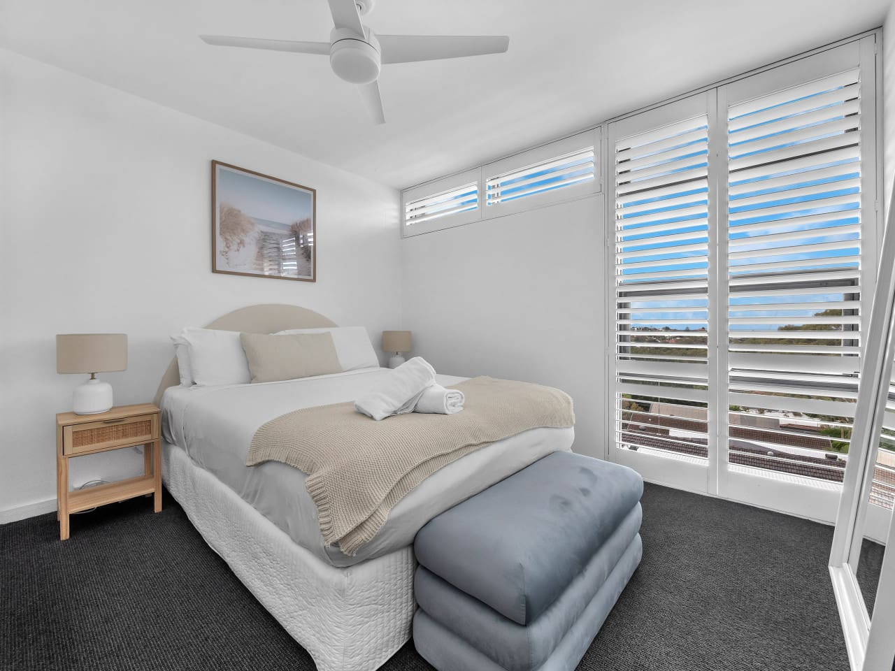 Hilltop Bronte Escape w/ Balcony & Nice Views! — photo 3