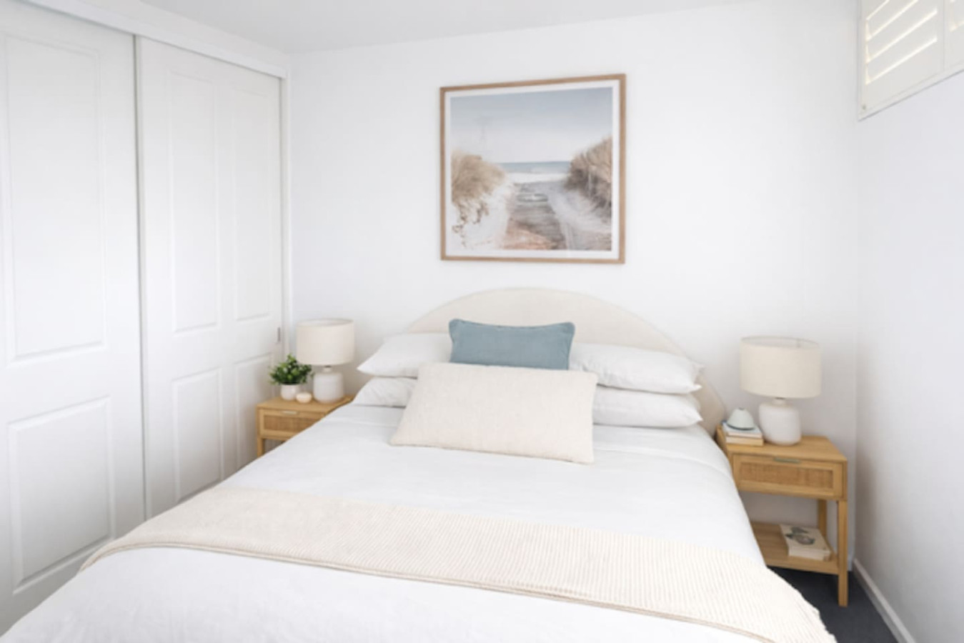 Hilltop Bronte Escape w/ Balcony & Nice Views! — photo 5
