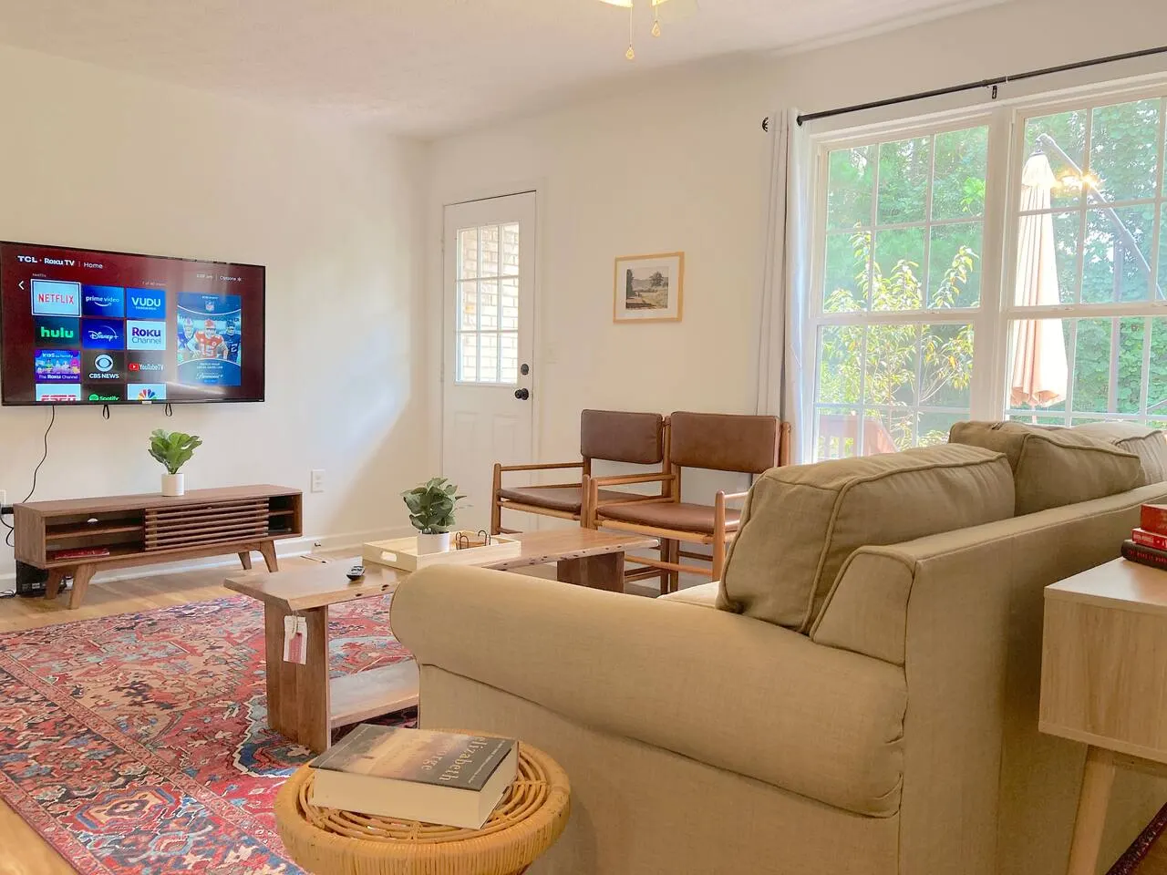 Cozy townhome with TWO KING and ONE QUEEN Beds 9
