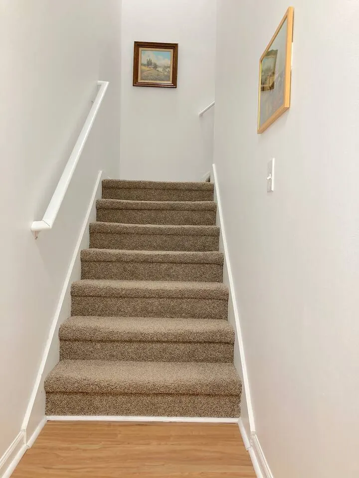 Cozy townhome with TWO KING and ONE QUEEN Beds 18