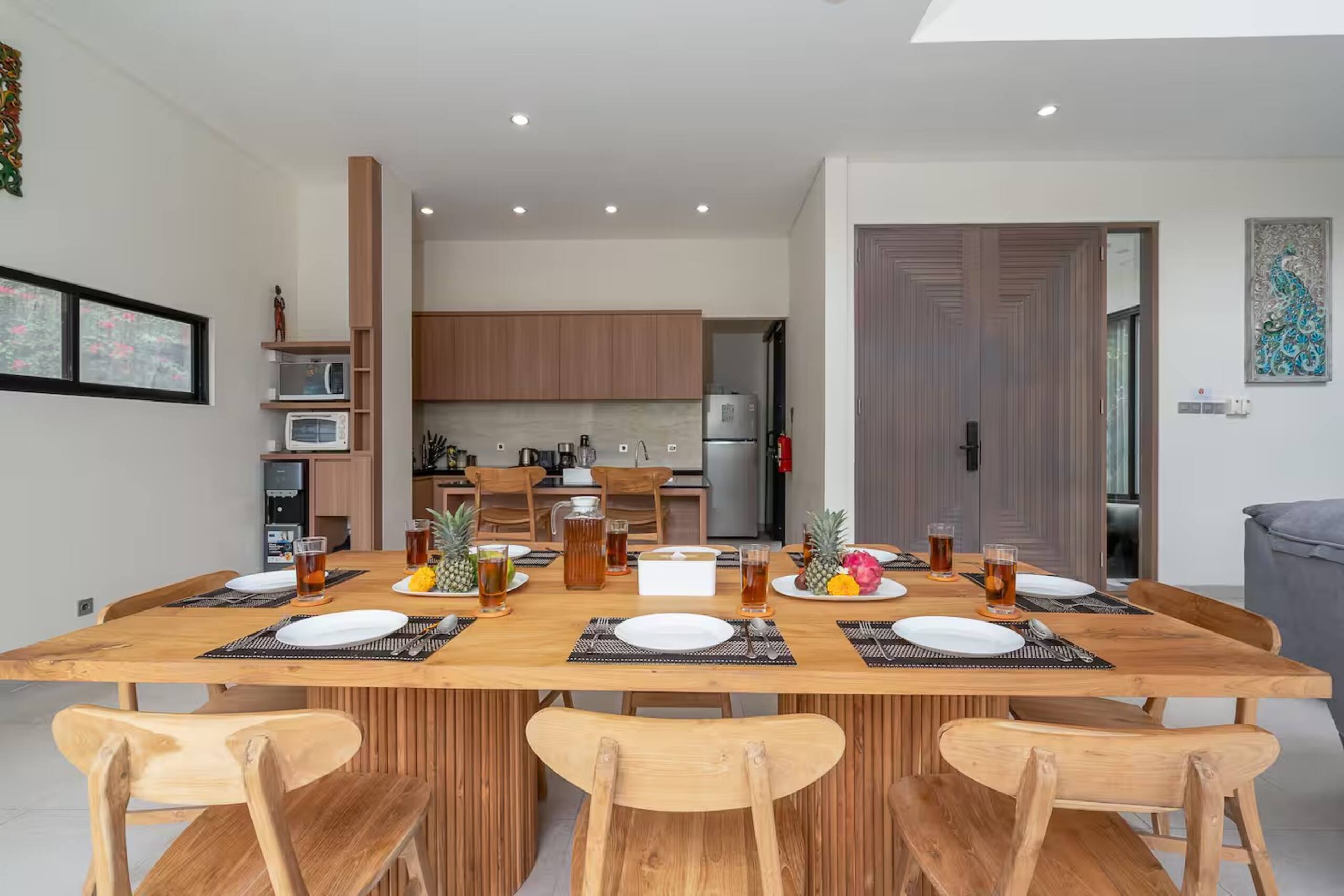 Chic Private 6 BR Villa - Prime Location in Canggu 24