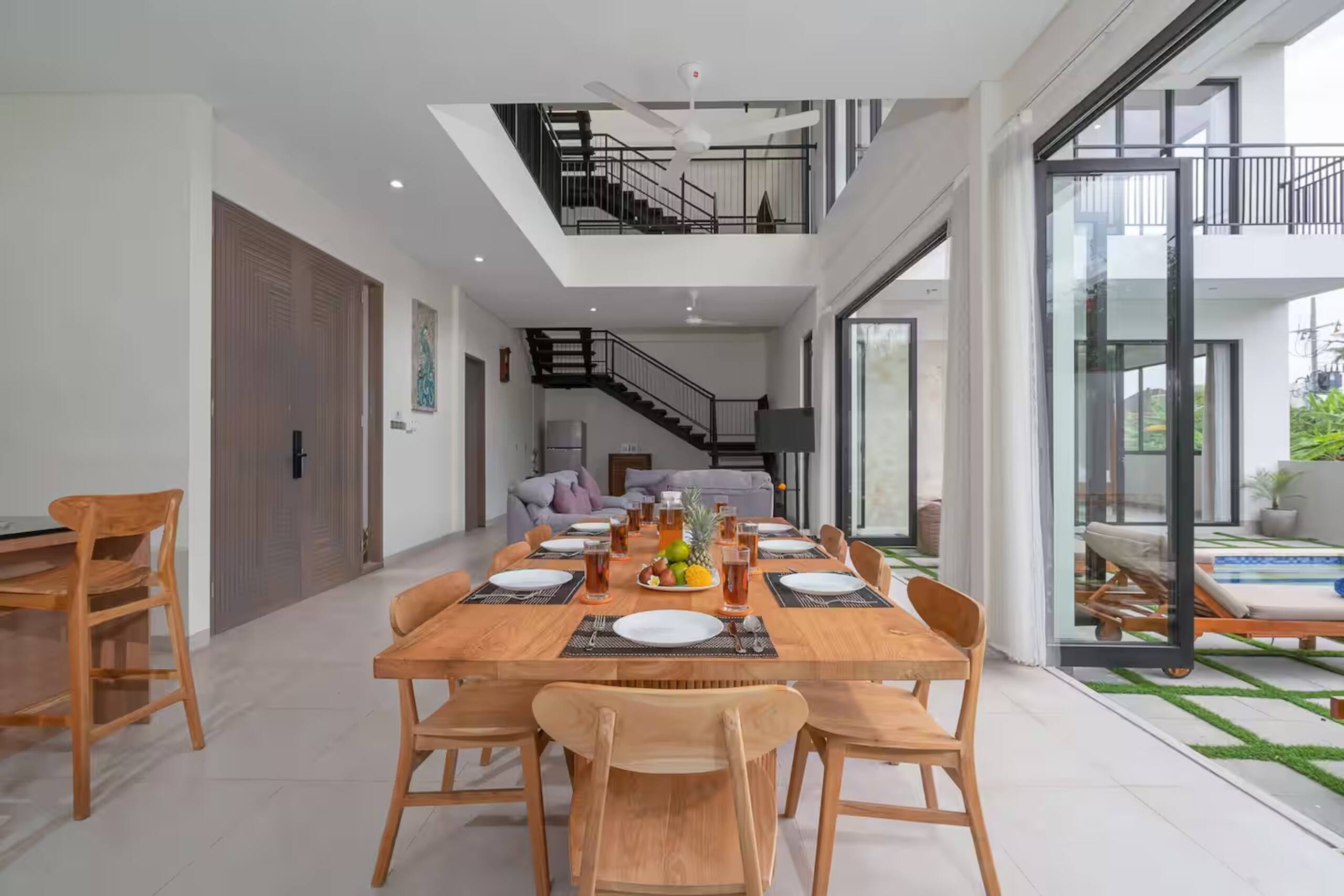 Chic Private 6 BR Villa - Prime Location in Canggu 26
