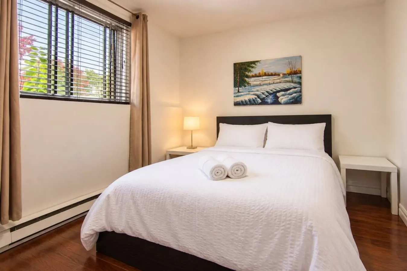 Stunning 3BR Free Parking Close to MTL 12