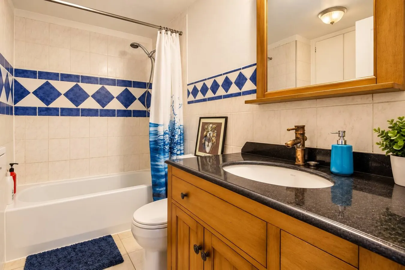 Stunning 3BR Free Parking Close to MTL 6