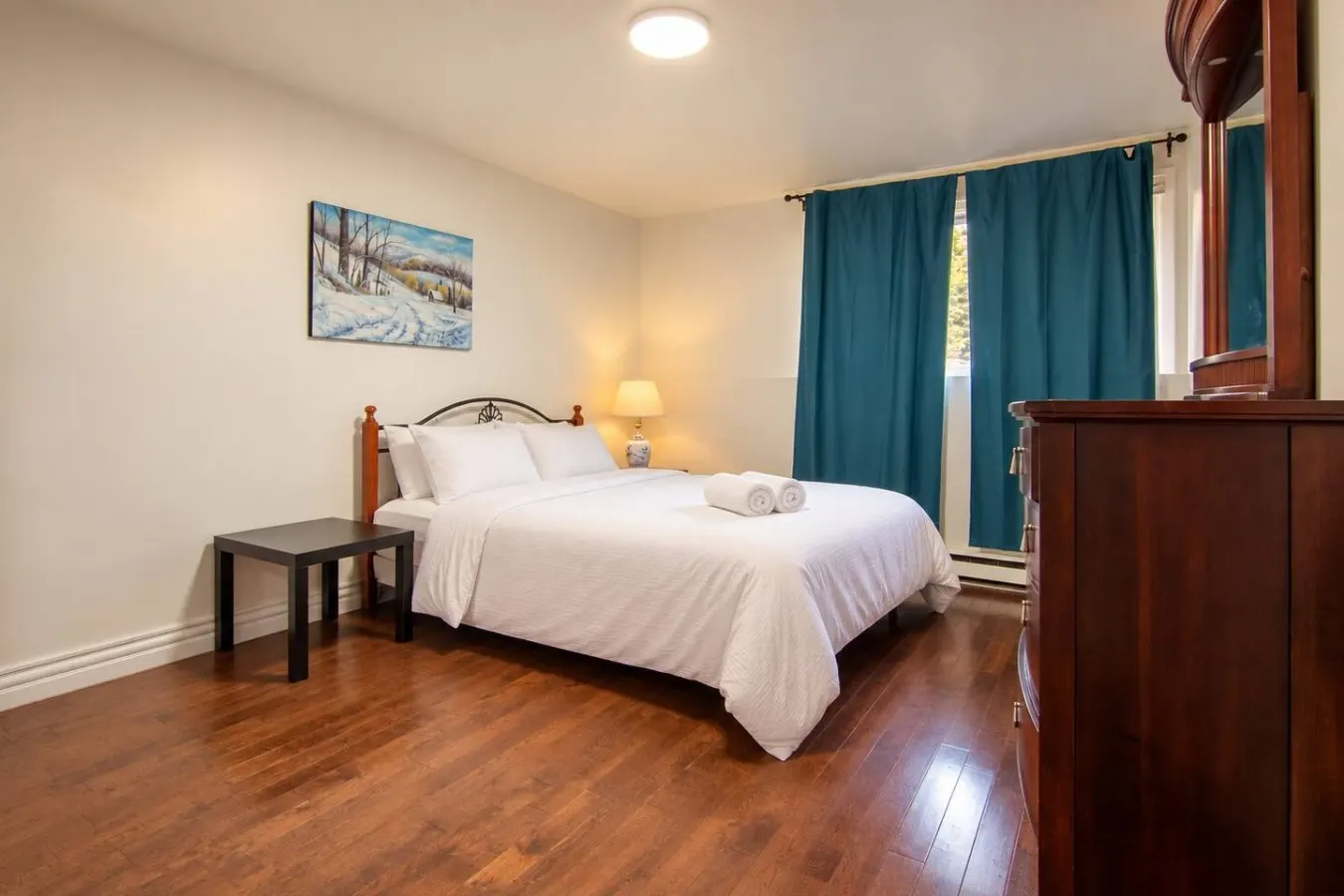Stunning 3BR Free Parking Close to MTL 8