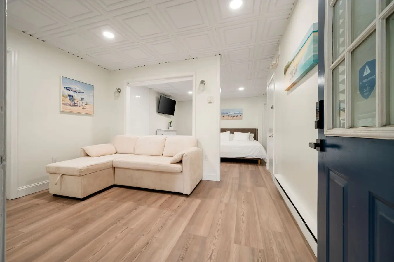 Jacuzzi Suite Near Beach | The Beachside Co. #7