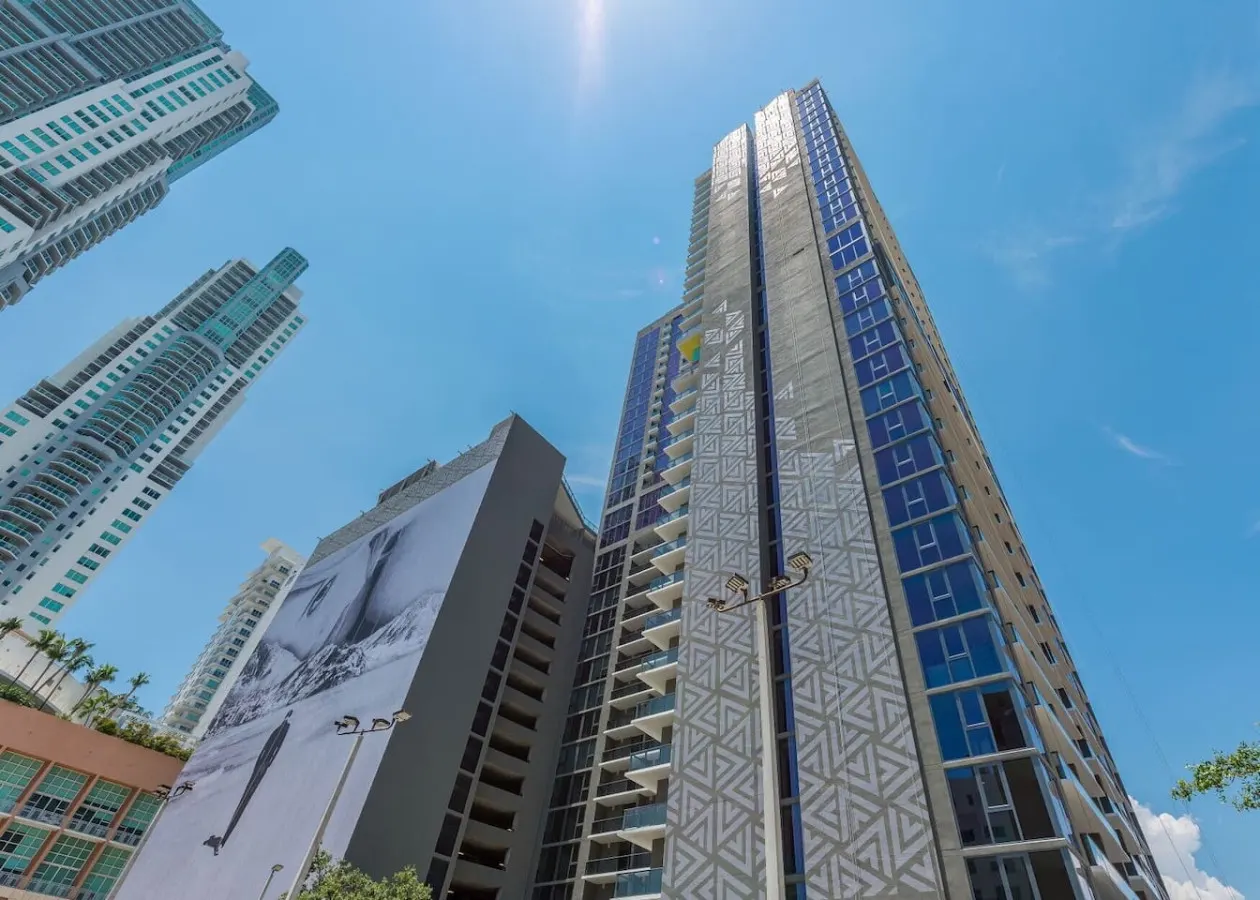 Amazing 3 Bedrooms Cornet Unit Downtown Miami 8