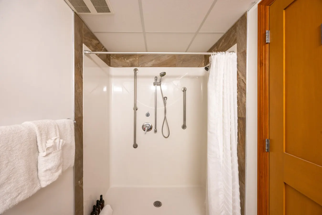 Suite 2 at The Gem Stylish 2BR Suite 20