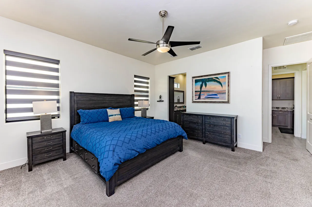 Havasu Peruvian - Resort Style Home, Swim Up Bar, Spa, FirePit 15