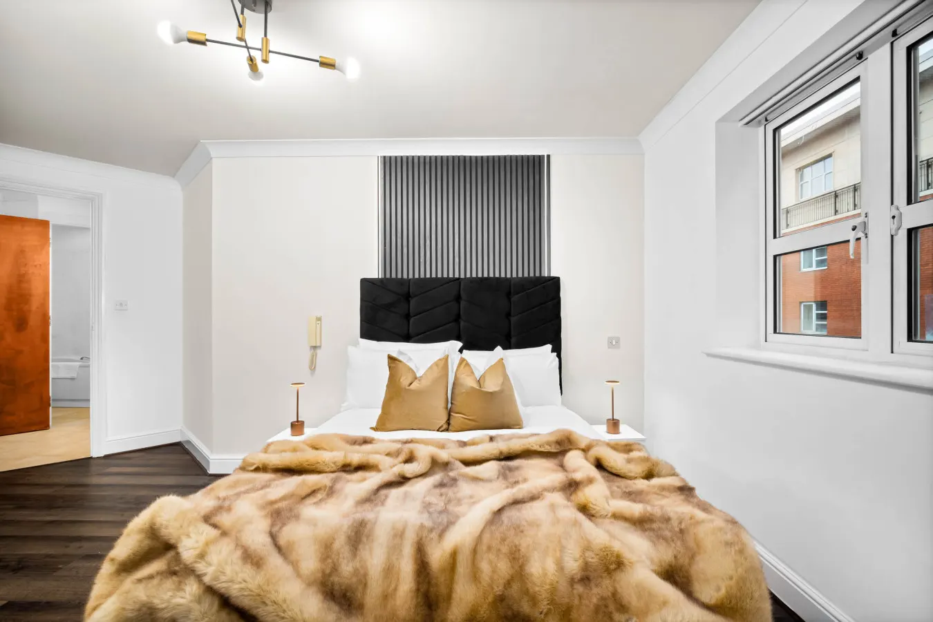 Stylish Apartment - Jewellery Quarter - Parking & Balcony 9