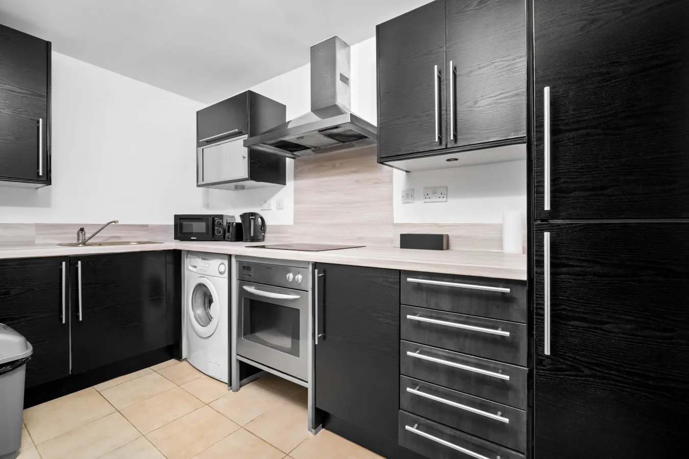 Stylish Apartment - Jewellery Quarter - Parking & Balcony 3