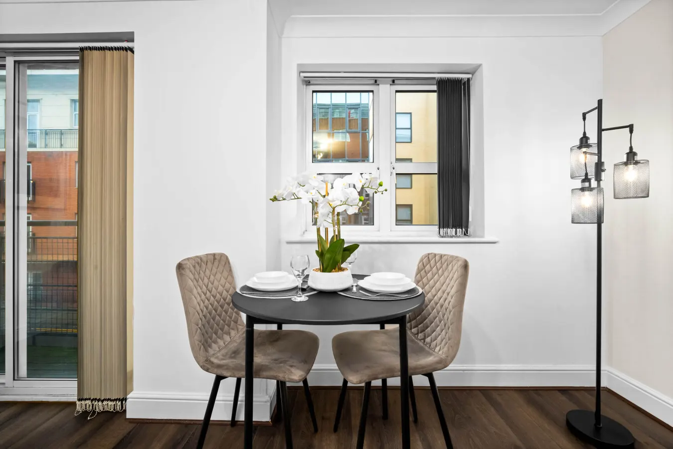 Stylish Apartment - Jewellery Quarter - Parking & Balcony 4