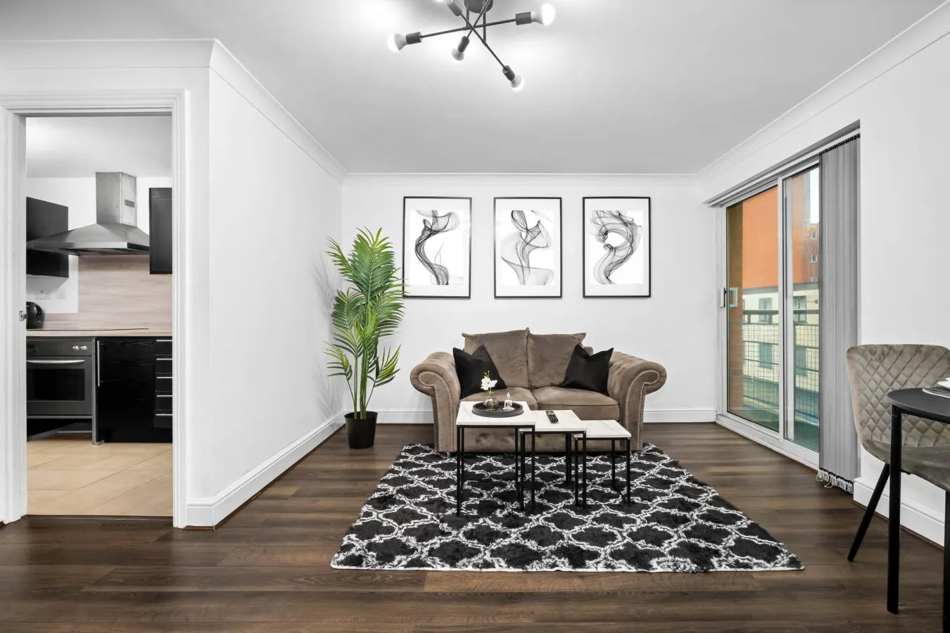 Stylish Apartment - Jewellery Quarter - Parking & Balcony 6