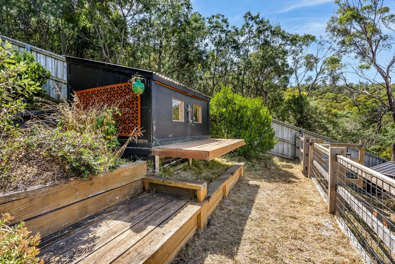Bellerive Hill Home, River Views, 5 min to Beach 11