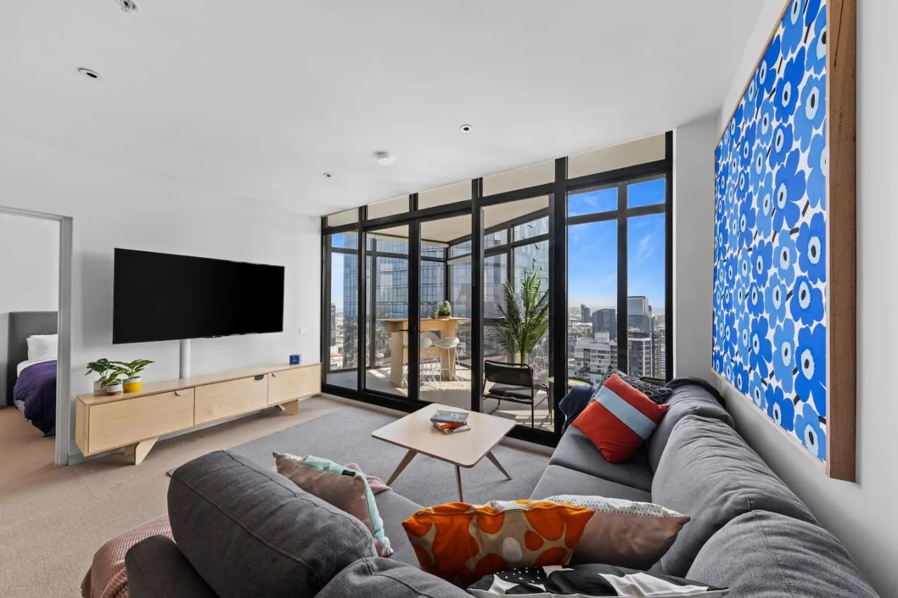 Lola - Penthouse-Style Melbourne Apartment