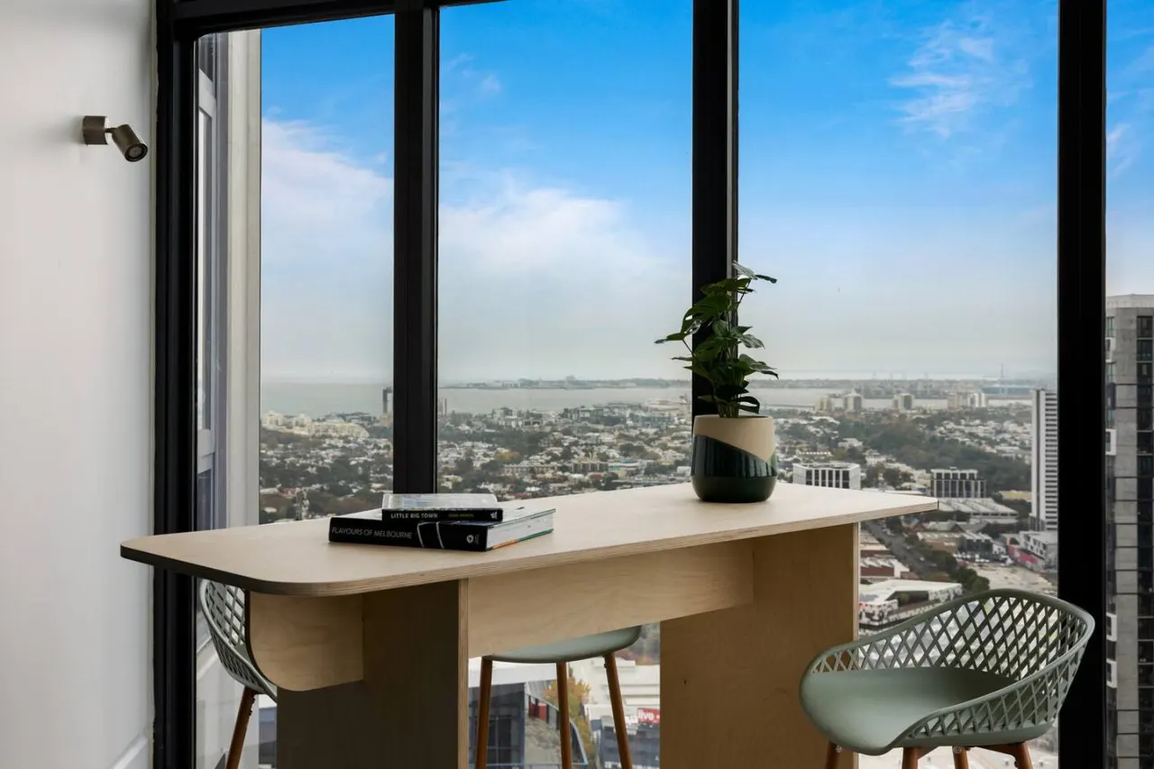 Lola - Penthouse-Style Melbourne Apartment 2