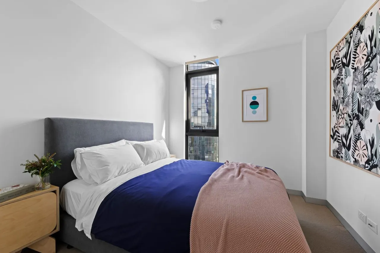 Lola - Penthouse-Style Melbourne Apartment 16