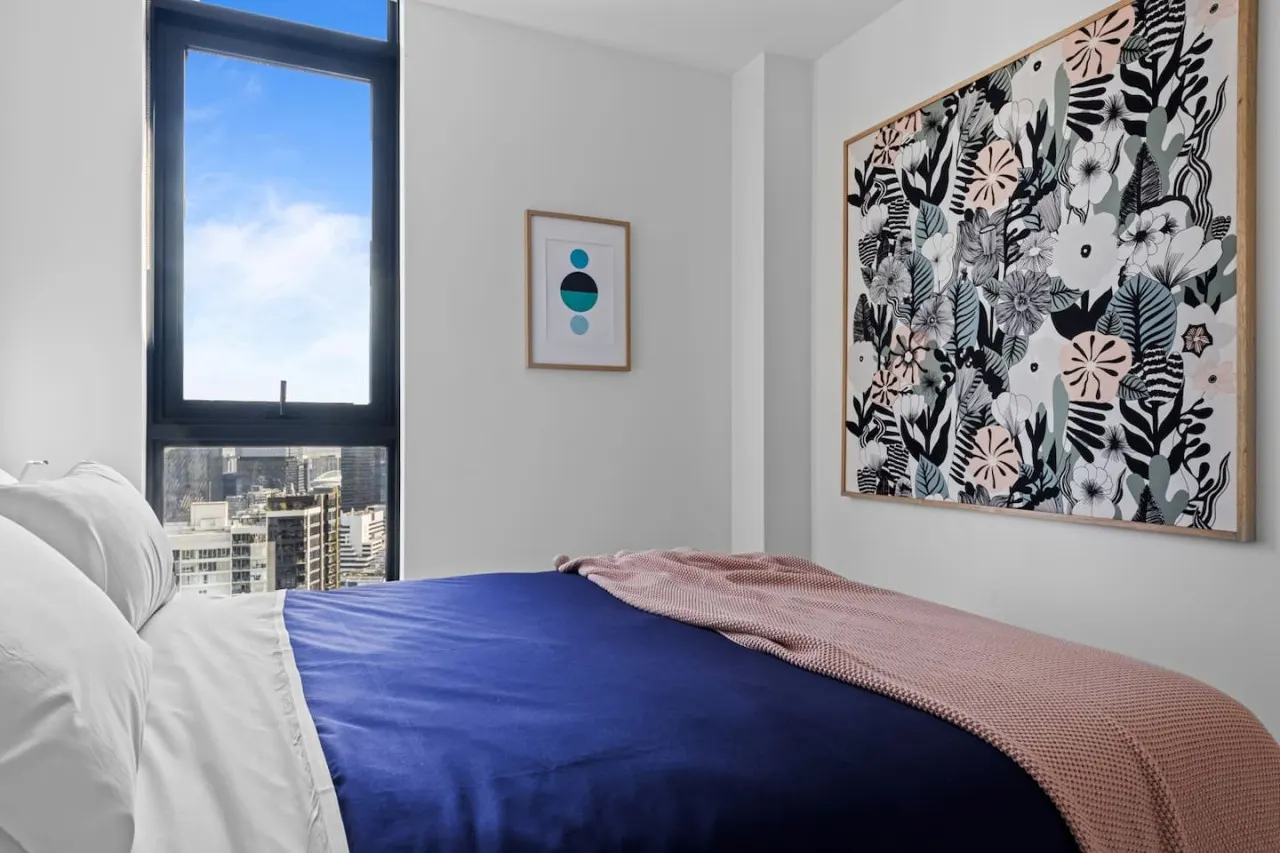 Lola - Penthouse-Style Melbourne Apartment 17