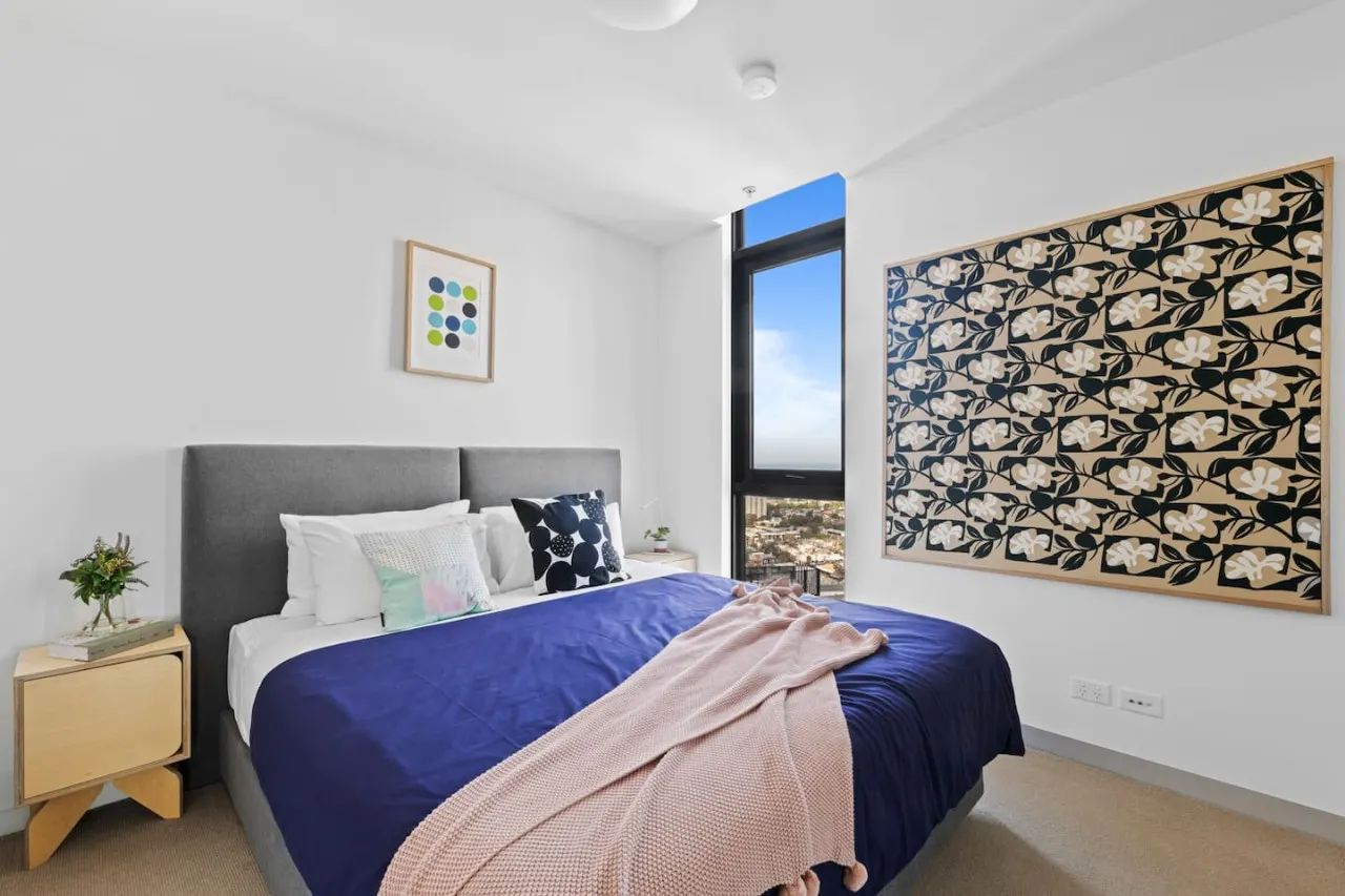 Lola - Penthouse-Style Melbourne Apartment 18