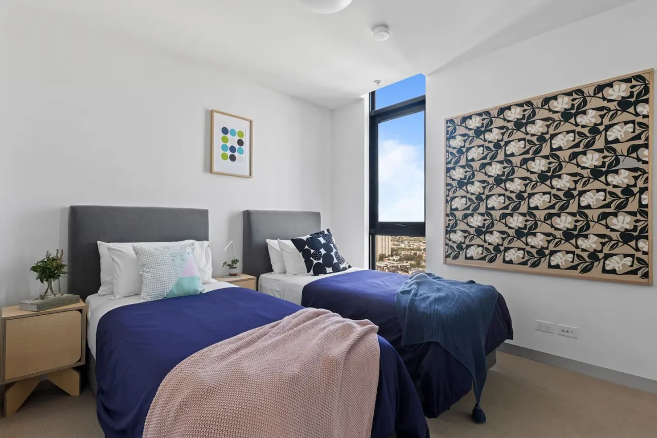 Lola - Penthouse-Style Melbourne Apartment 20