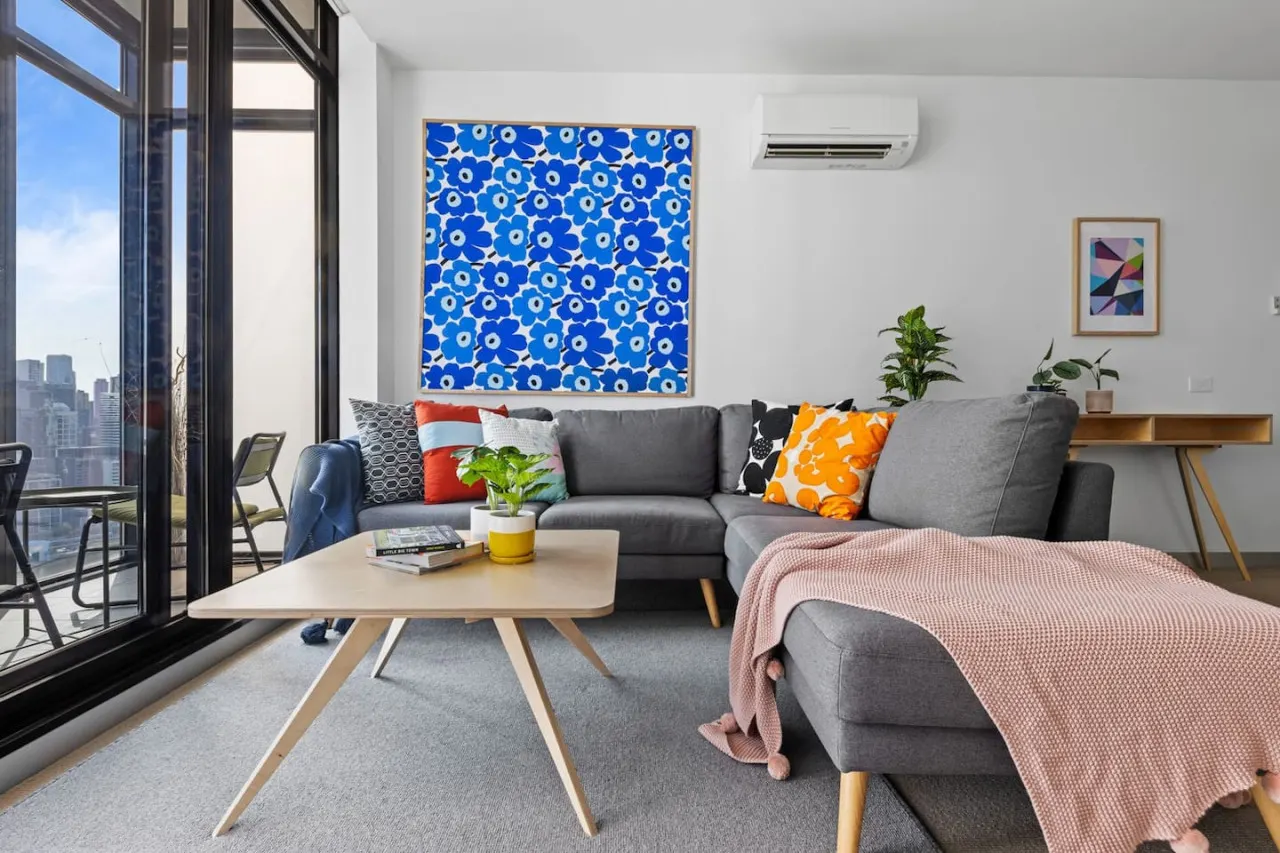 Lola - Penthouse-Style Melbourne Apartment 5